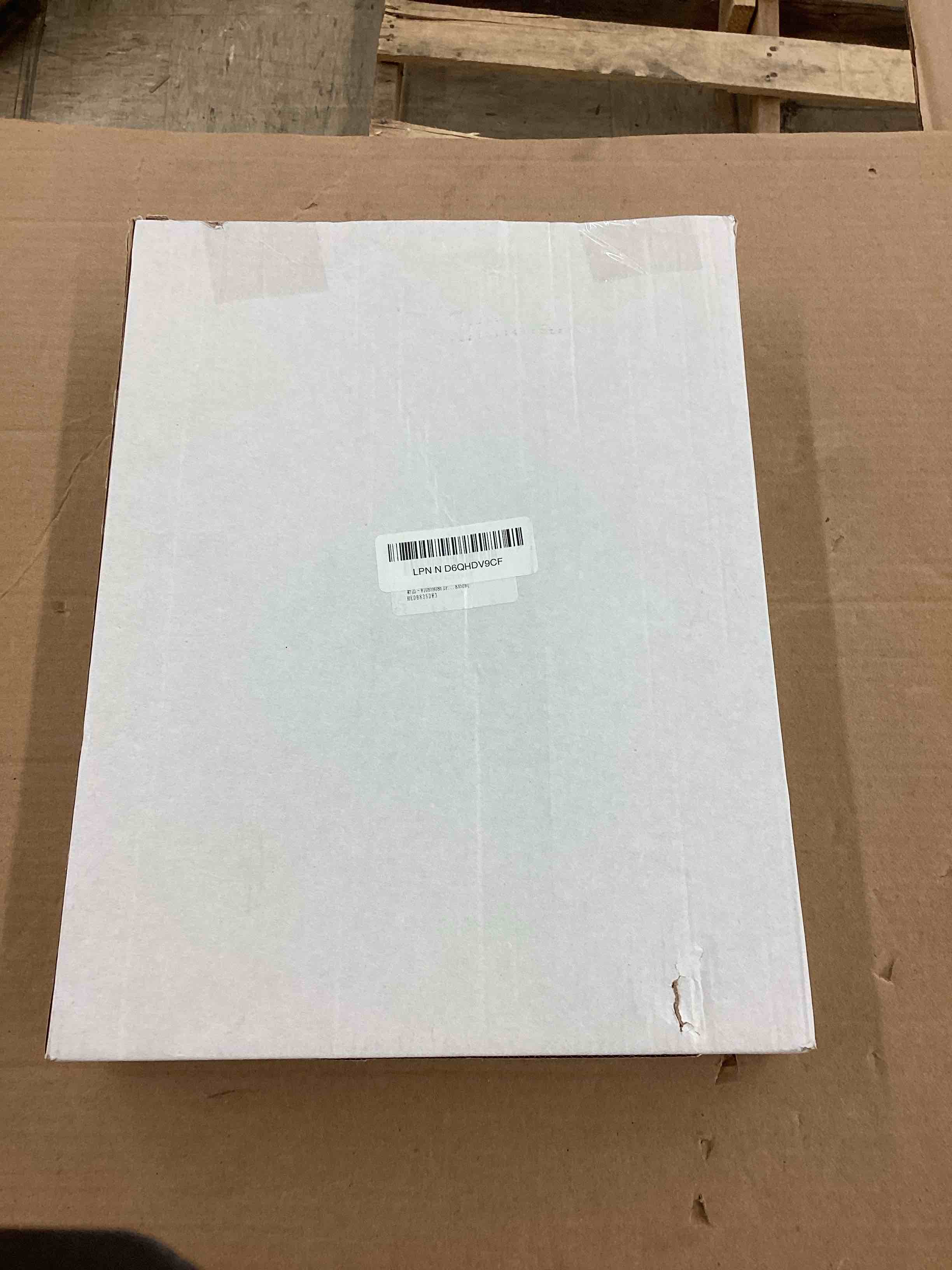 https://s3.amazonaws.com/lotting-images-prod/BoxBids/BXB0505981_1778871787396.jpeg
