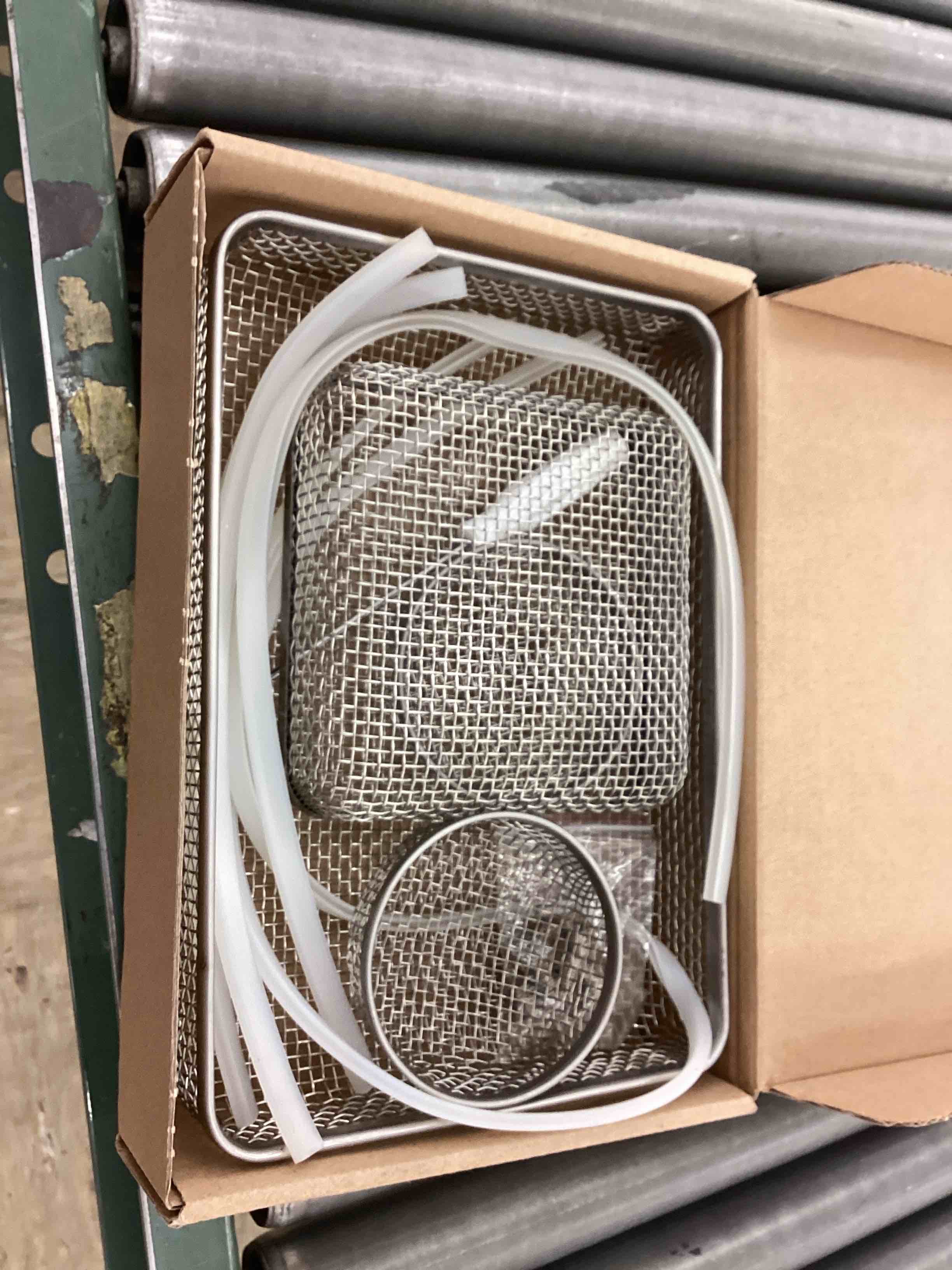 https://s3.amazonaws.com/lotting-images-prod/BoxBids/BXB0506008_1779901230435.jpeg