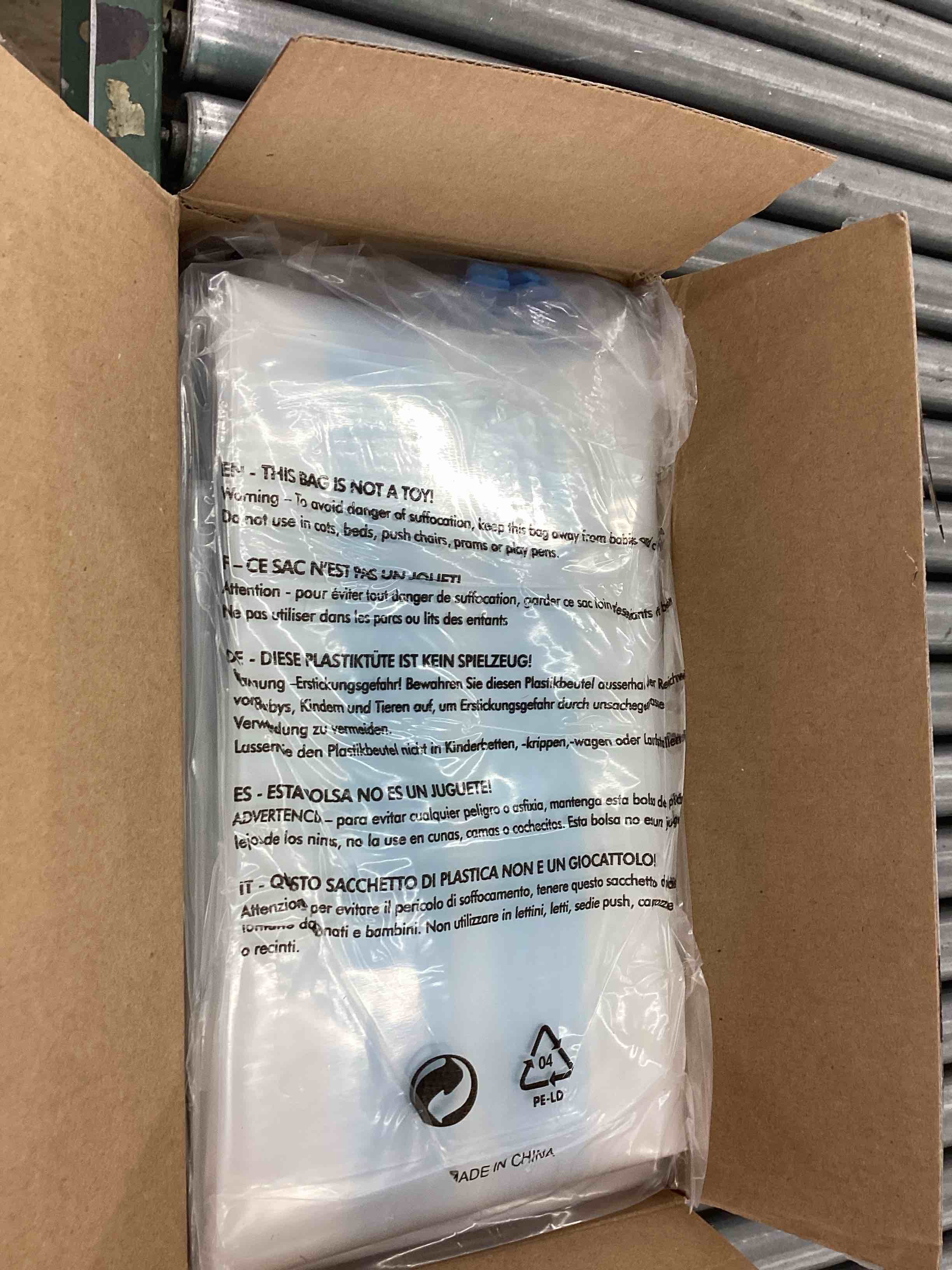 https://s3.amazonaws.com/lotting-images-prod/BoxBids/BXB0506015_1779903752156.jpeg