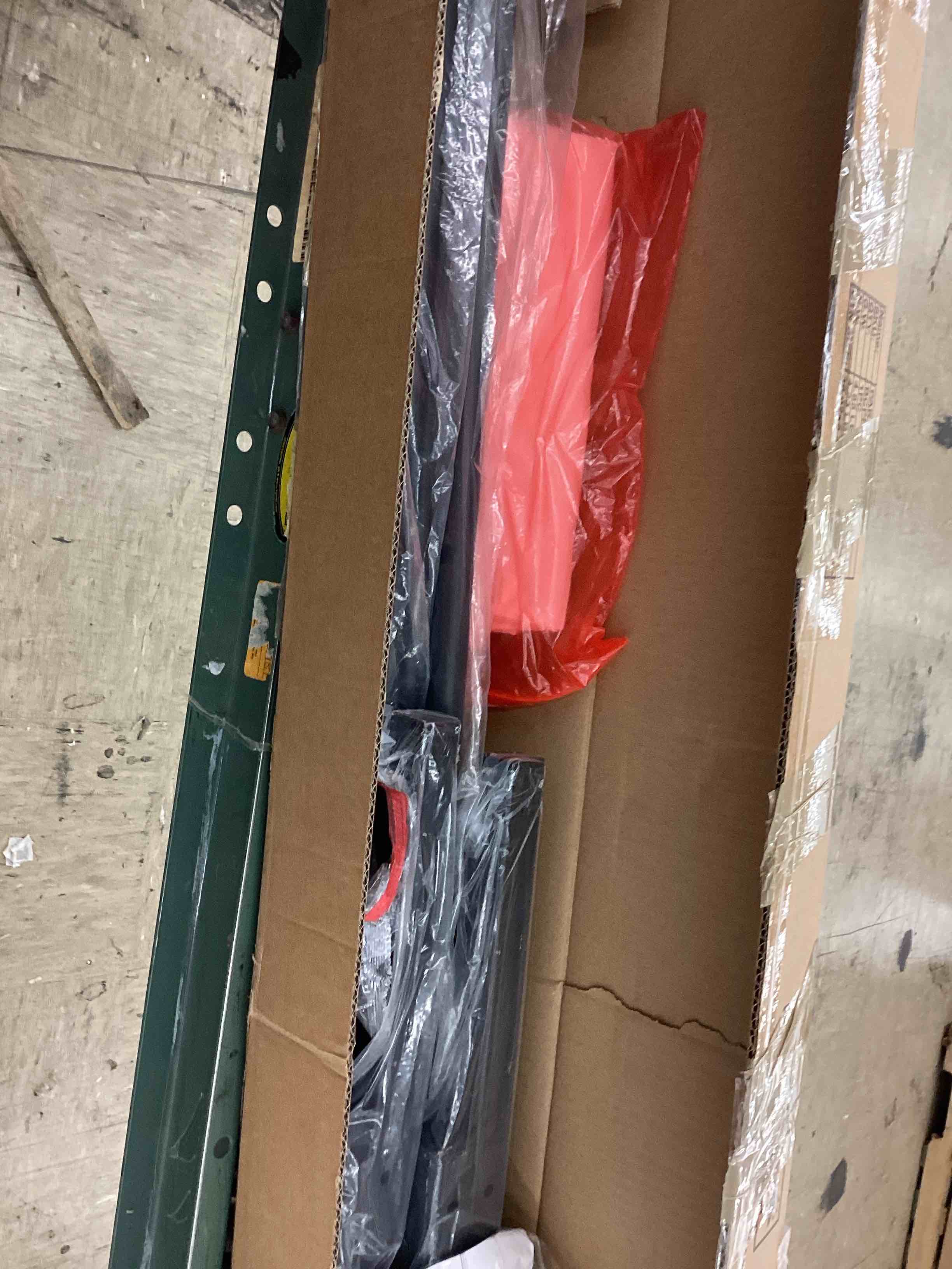 https://s3.amazonaws.com/lotting-images-prod/BoxBids/BXB0506022_1779907167683.jpeg