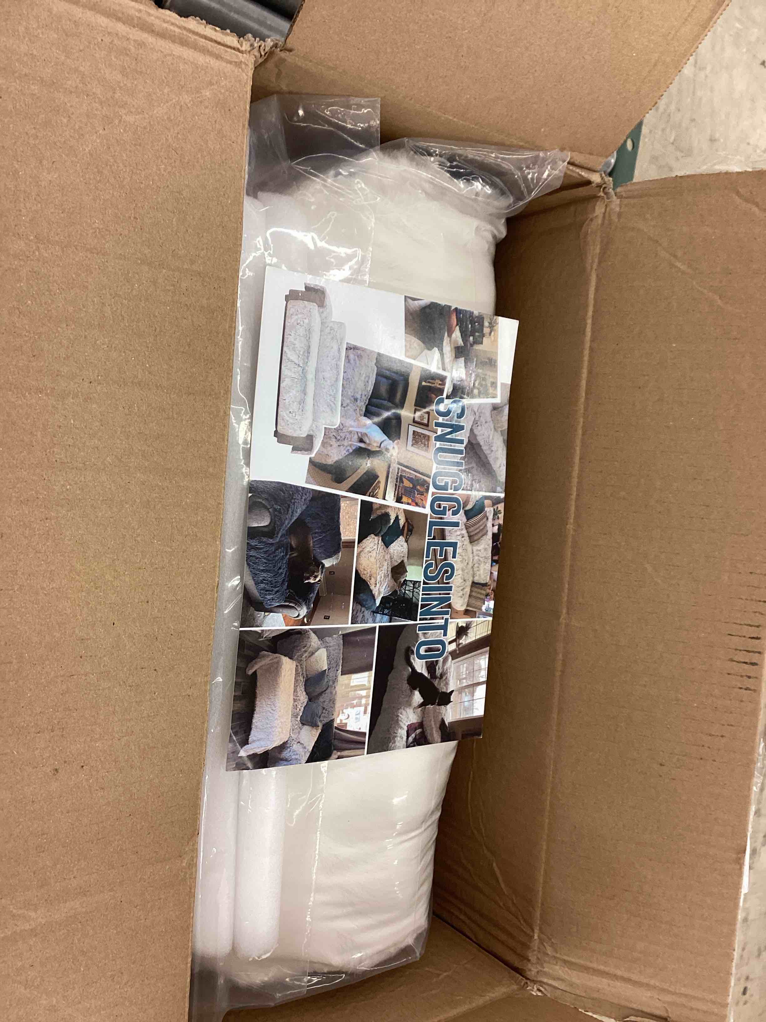 https://s3.amazonaws.com/lotting-images-prod/BoxBids/BXB0506023_1779907524635.jpeg