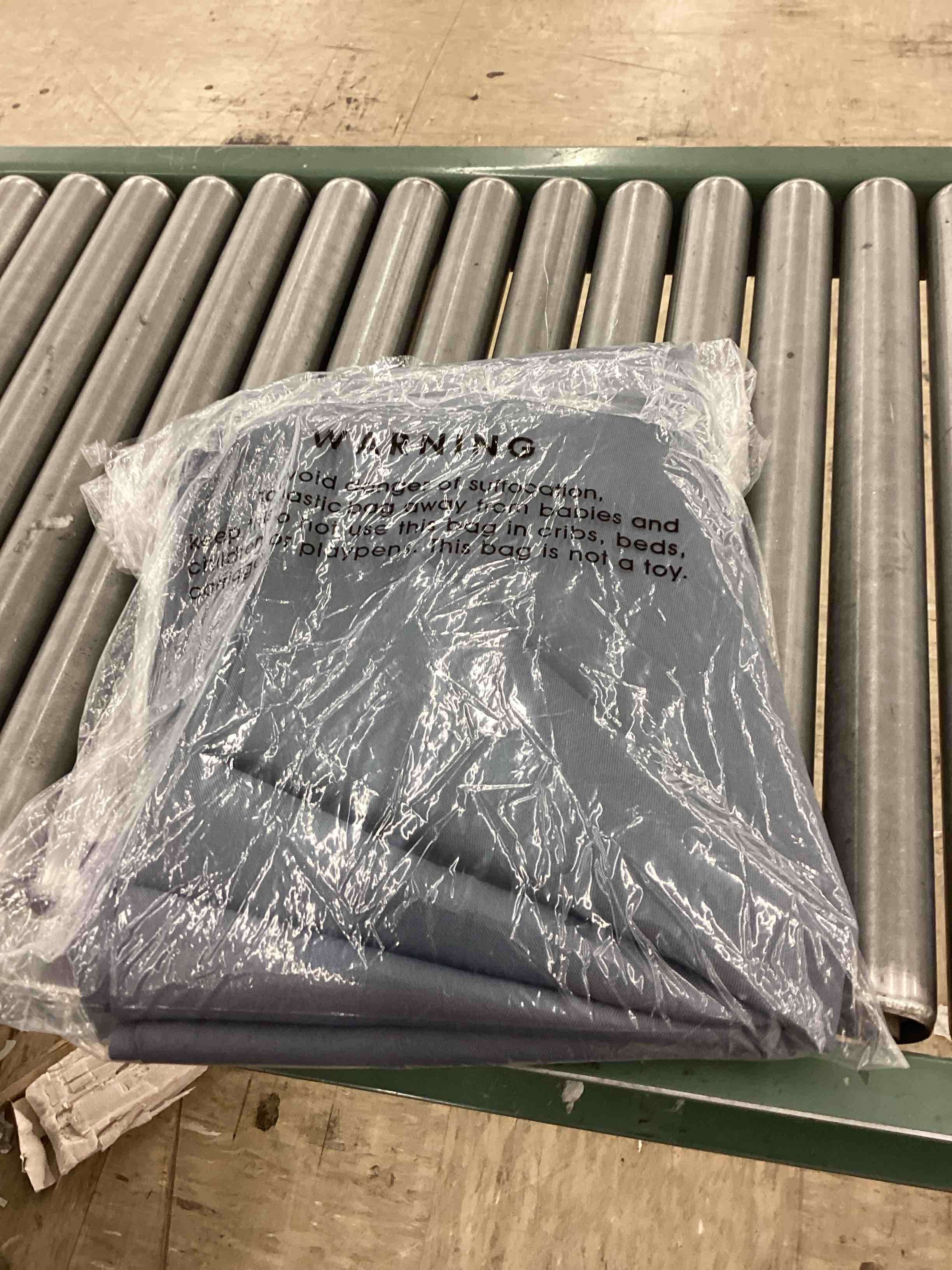 https://s3.amazonaws.com/lotting-images-prod/BoxBids/BXB0506034_1779913075066.jpeg
