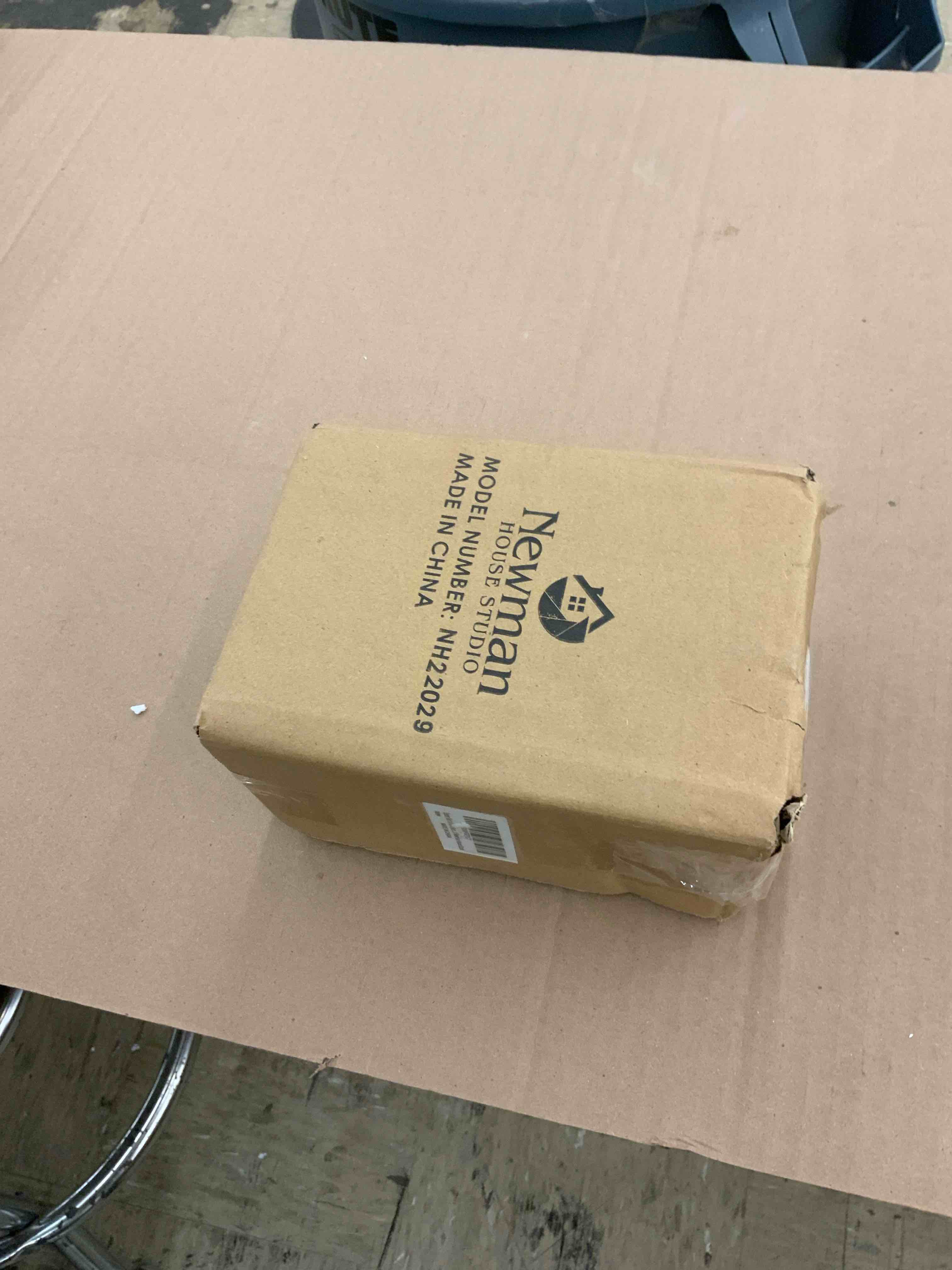 https://s3.amazonaws.com/lotting-images-prod/BoxBids/BXB0506155_1780408479386.jpeg