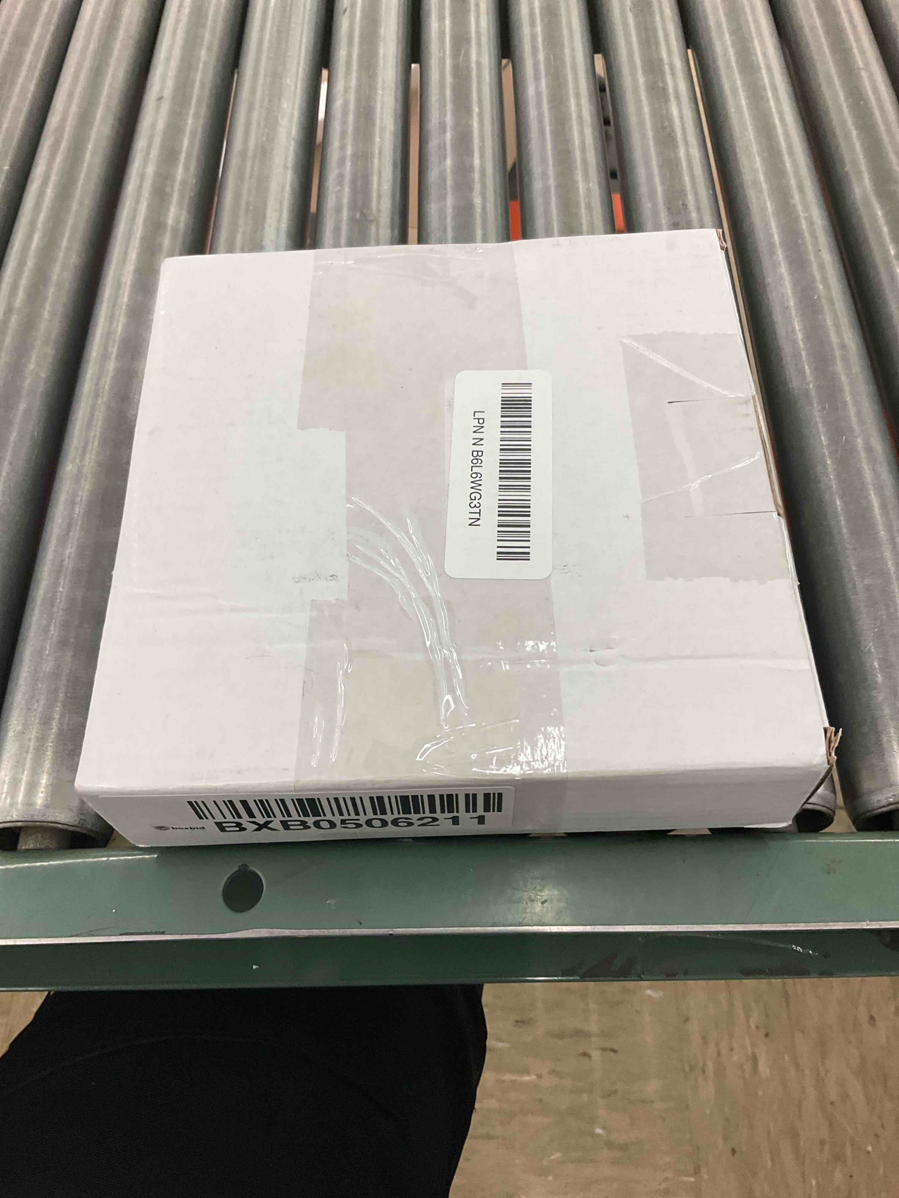 https://s3.amazonaws.com/lotting-images-prod/BoxBids/BXB0506211_1779913613992.jpeg