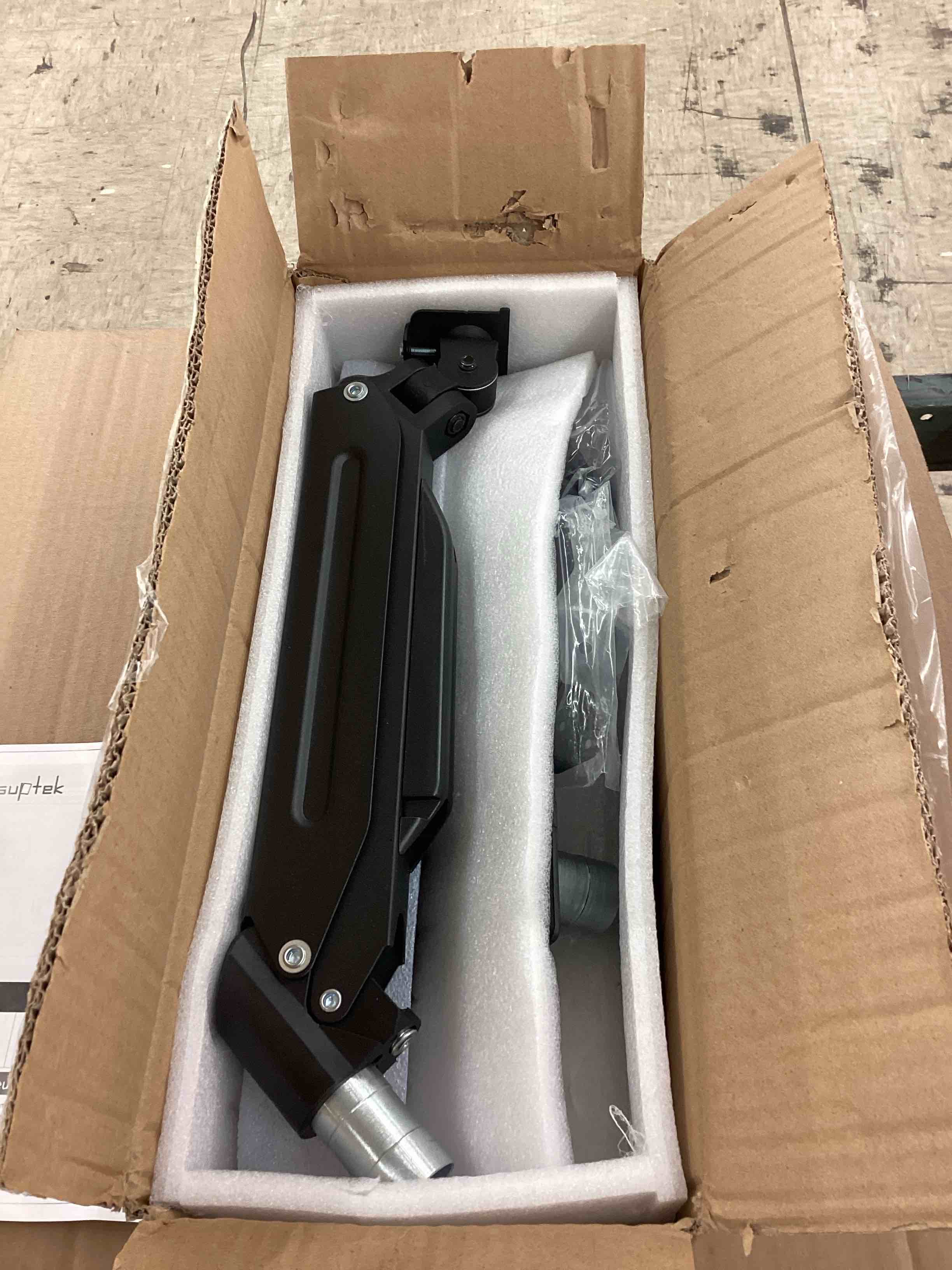 https://s3.amazonaws.com/lotting-images-prod/BoxBids/BXB0506391_1779985187784.jpeg