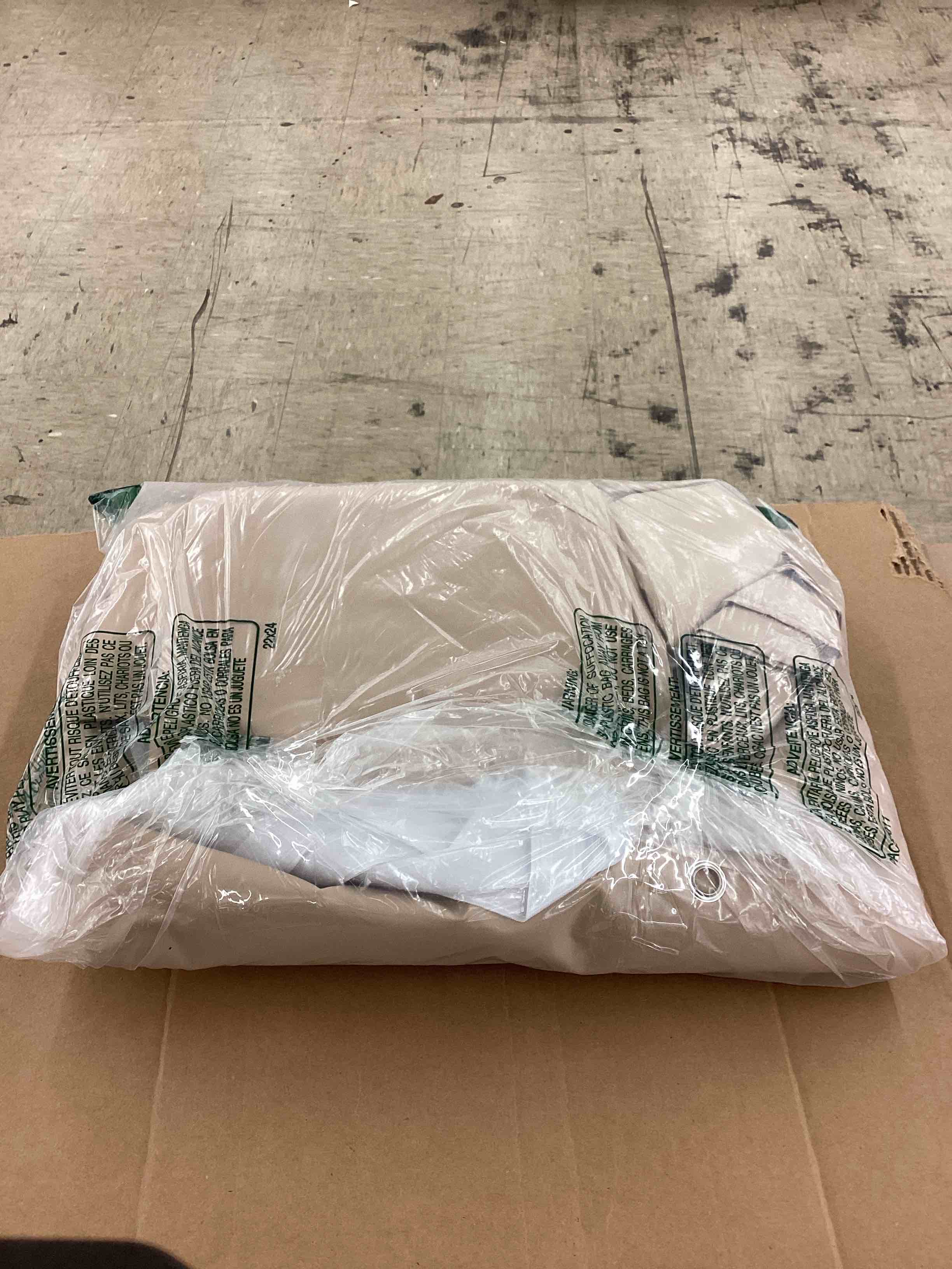 https://s3.amazonaws.com/lotting-images-prod/BoxBids/BXB0506413_1779903062234.jpeg