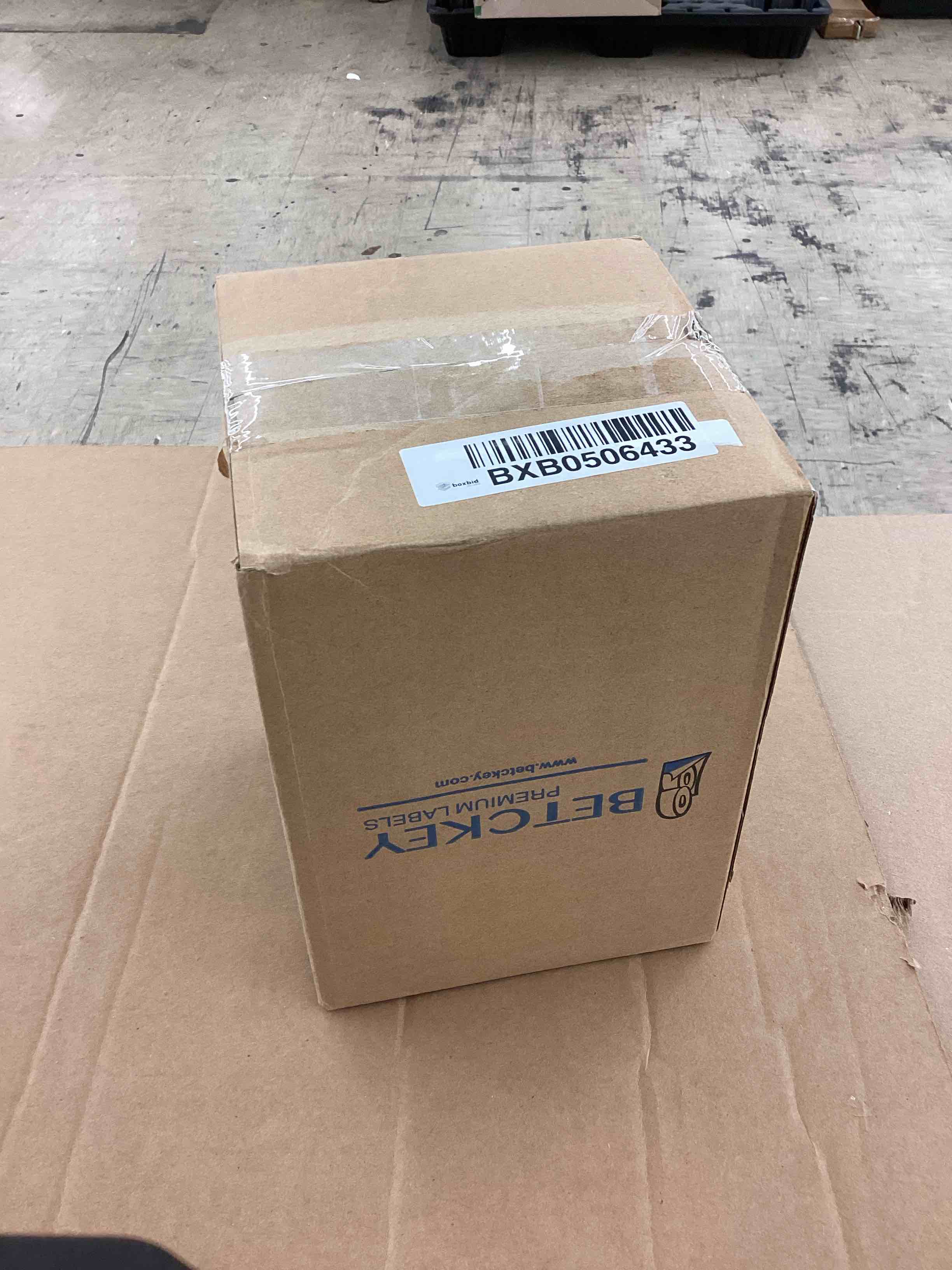 https://s3.amazonaws.com/lotting-images-prod/BoxBids/BXB0506433_1779909408488.jpeg