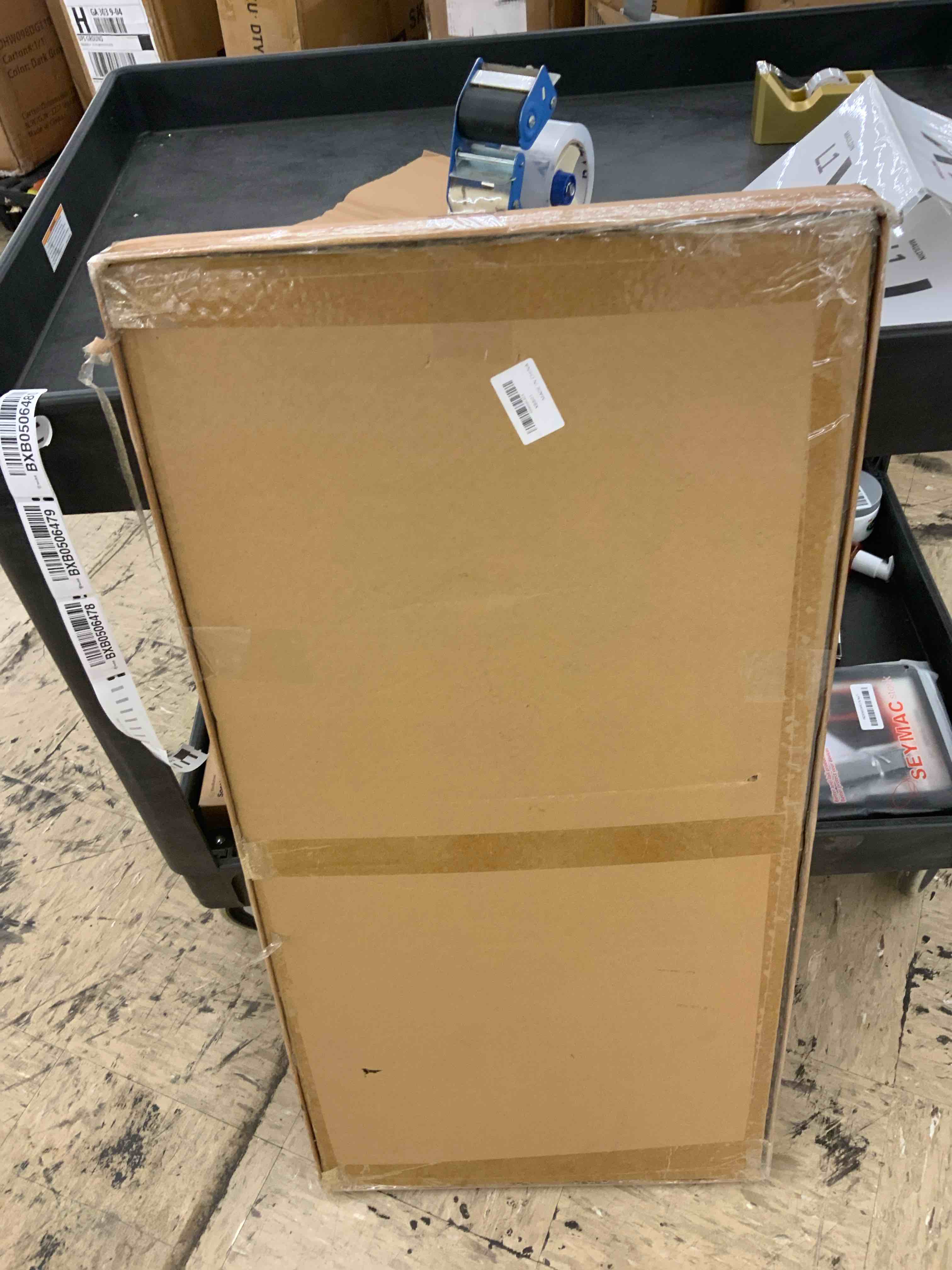 https://s3.amazonaws.com/lotting-images-prod/BoxBids/BXB0506478_1780320736930.jpeg
