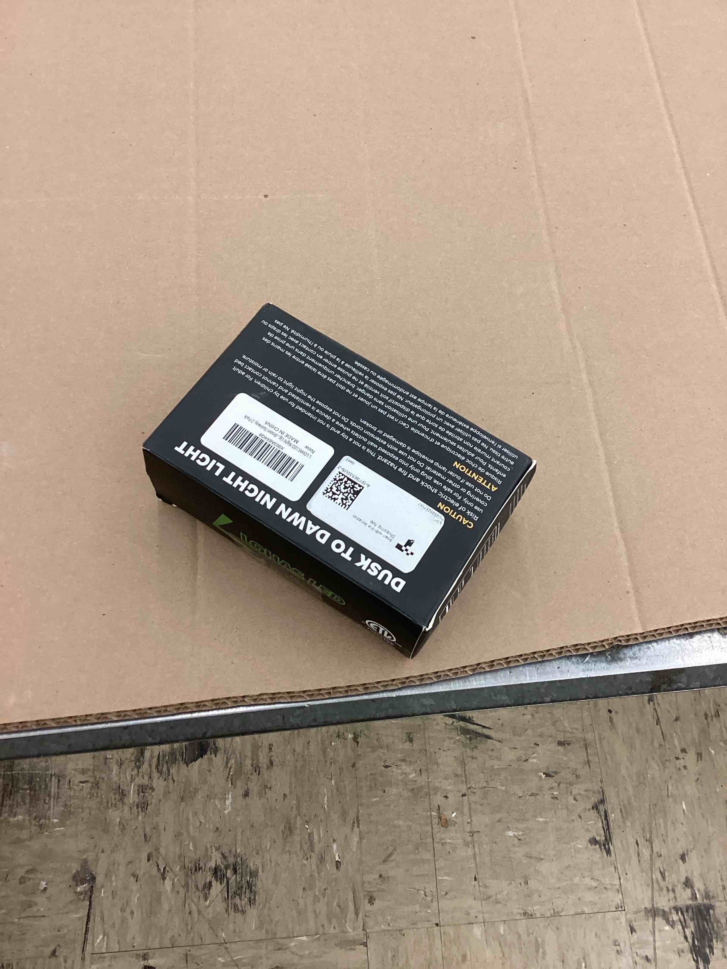 https://s3.amazonaws.com/lotting-images-prod/BoxBids/BXB0506498_1779468518871.jpeg