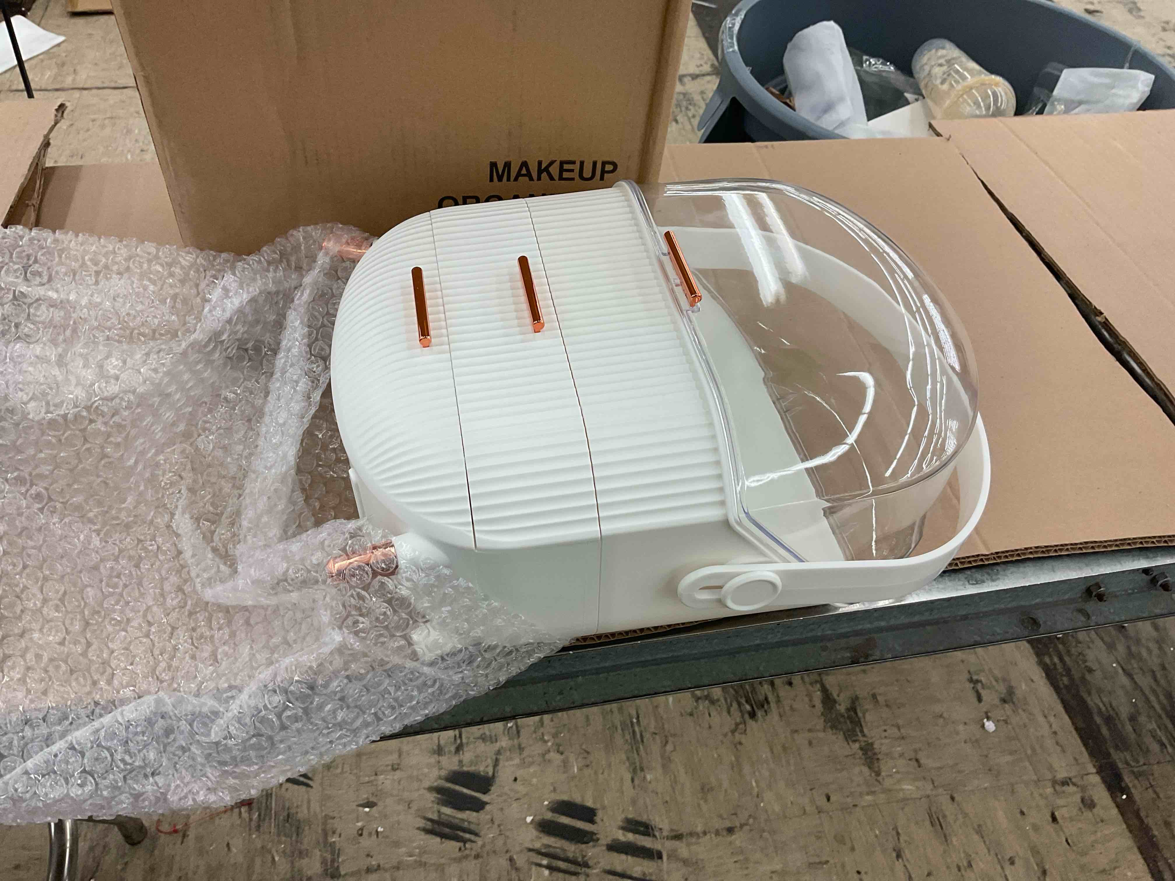 https://s3.amazonaws.com/lotting-images-prod/BoxBids/BXB0506526_1779720906481.jpeg