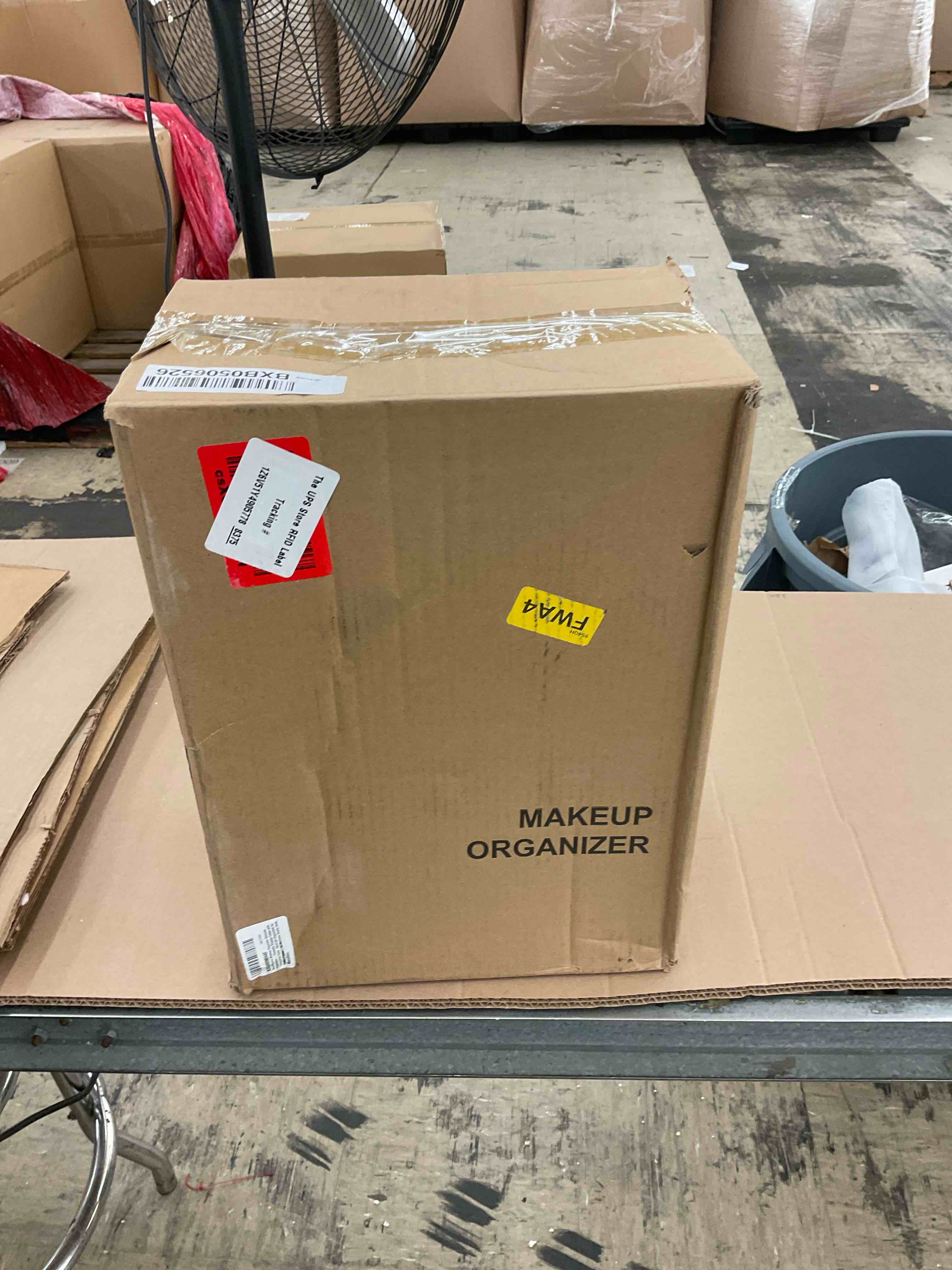 https://s3.amazonaws.com/lotting-images-prod/BoxBids/BXB0506526_1779720930722.jpeg