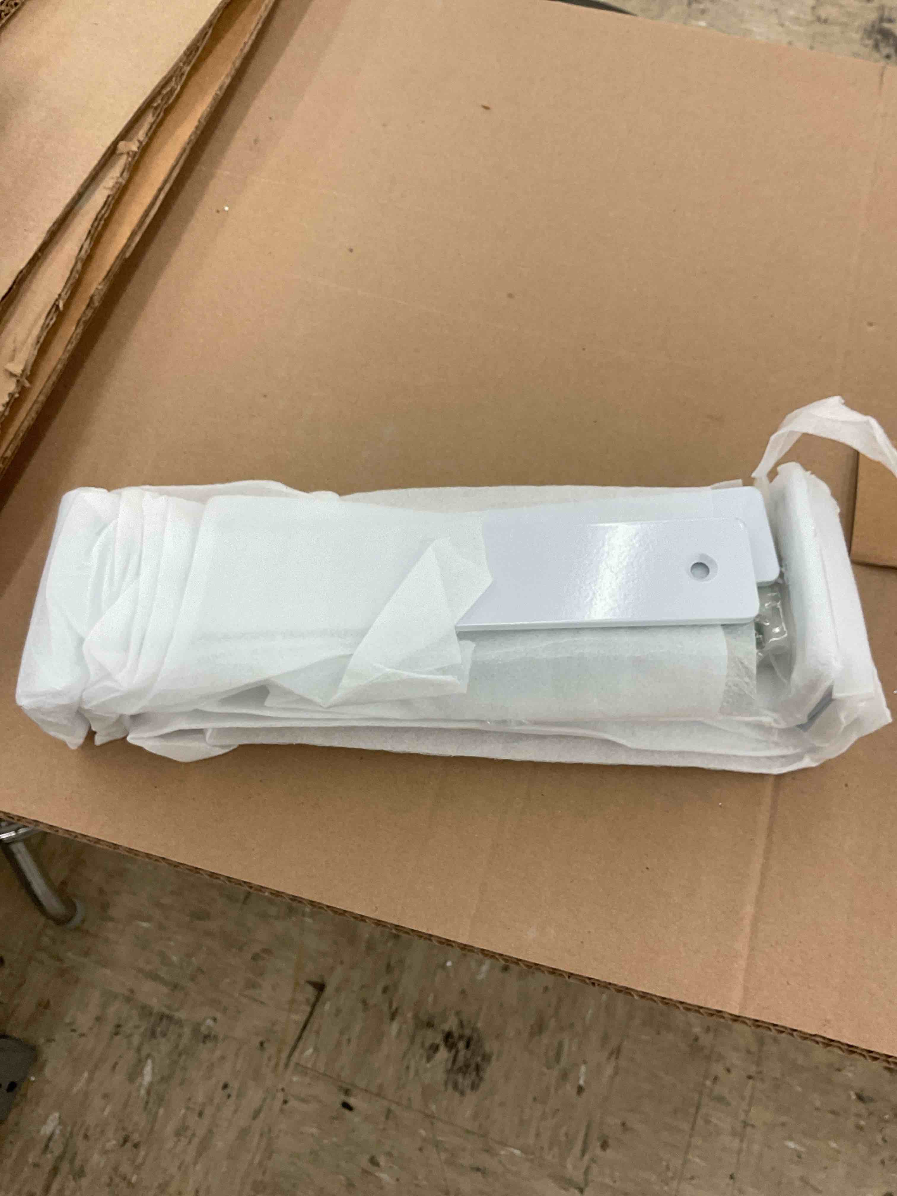 https://s3.amazonaws.com/lotting-images-prod/BoxBids/BXB0506534_1779725518090.jpeg