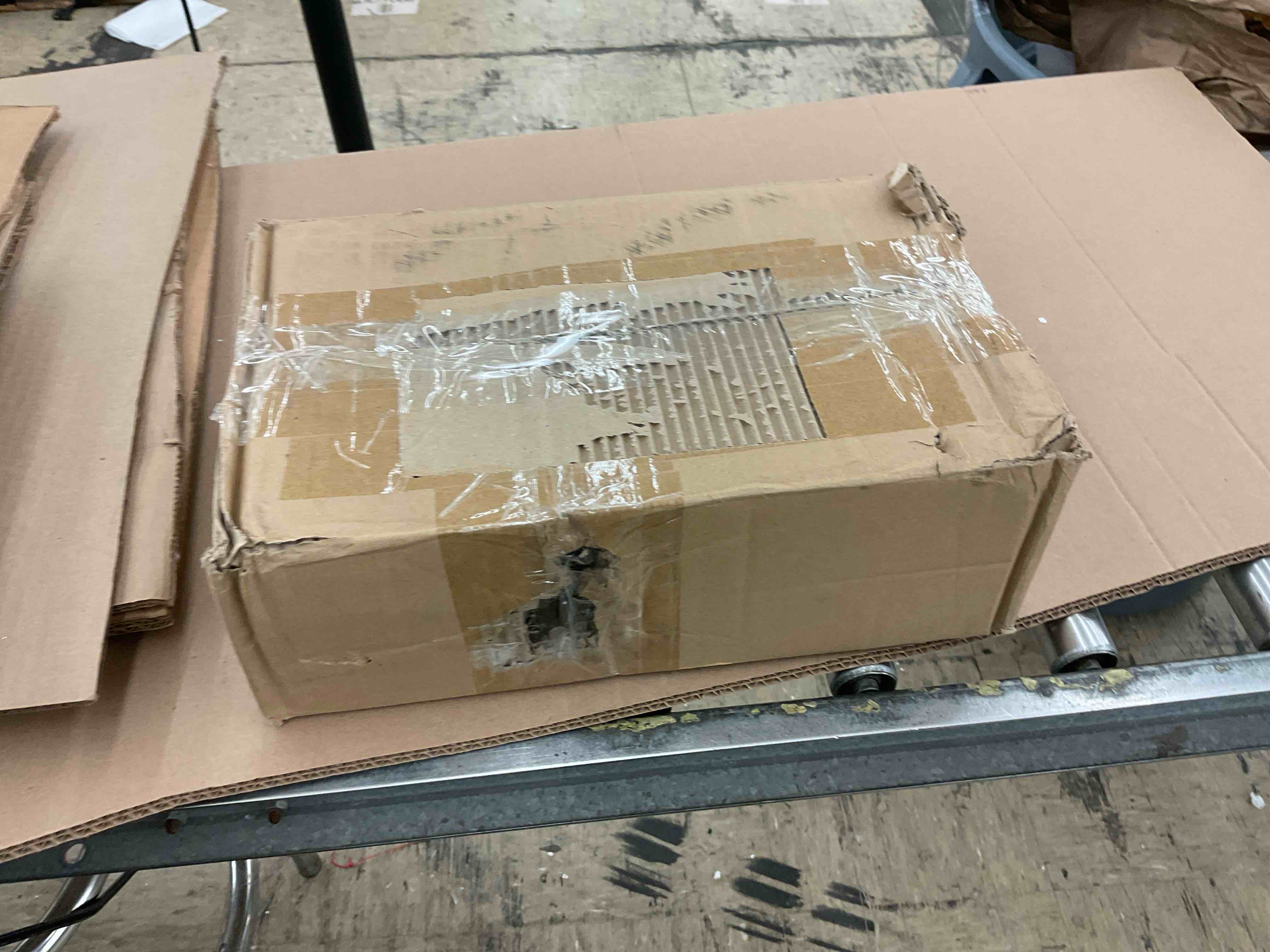 https://s3.amazonaws.com/lotting-images-prod/BoxBids/BXB0506543_1779726970014.jpeg