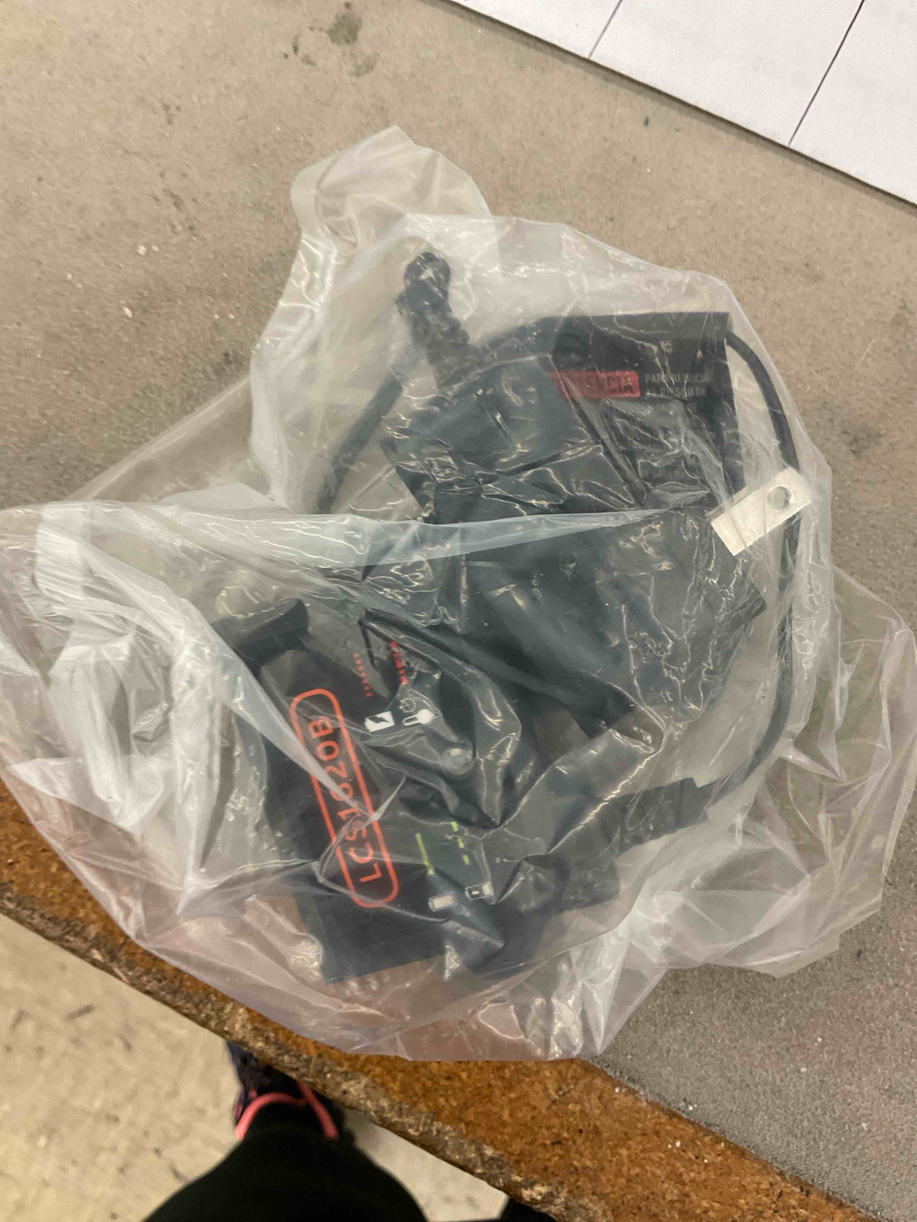 https://s3.amazonaws.com/lotting-images-prod/BoxBids/BXB0506544_1779727985701.jpeg