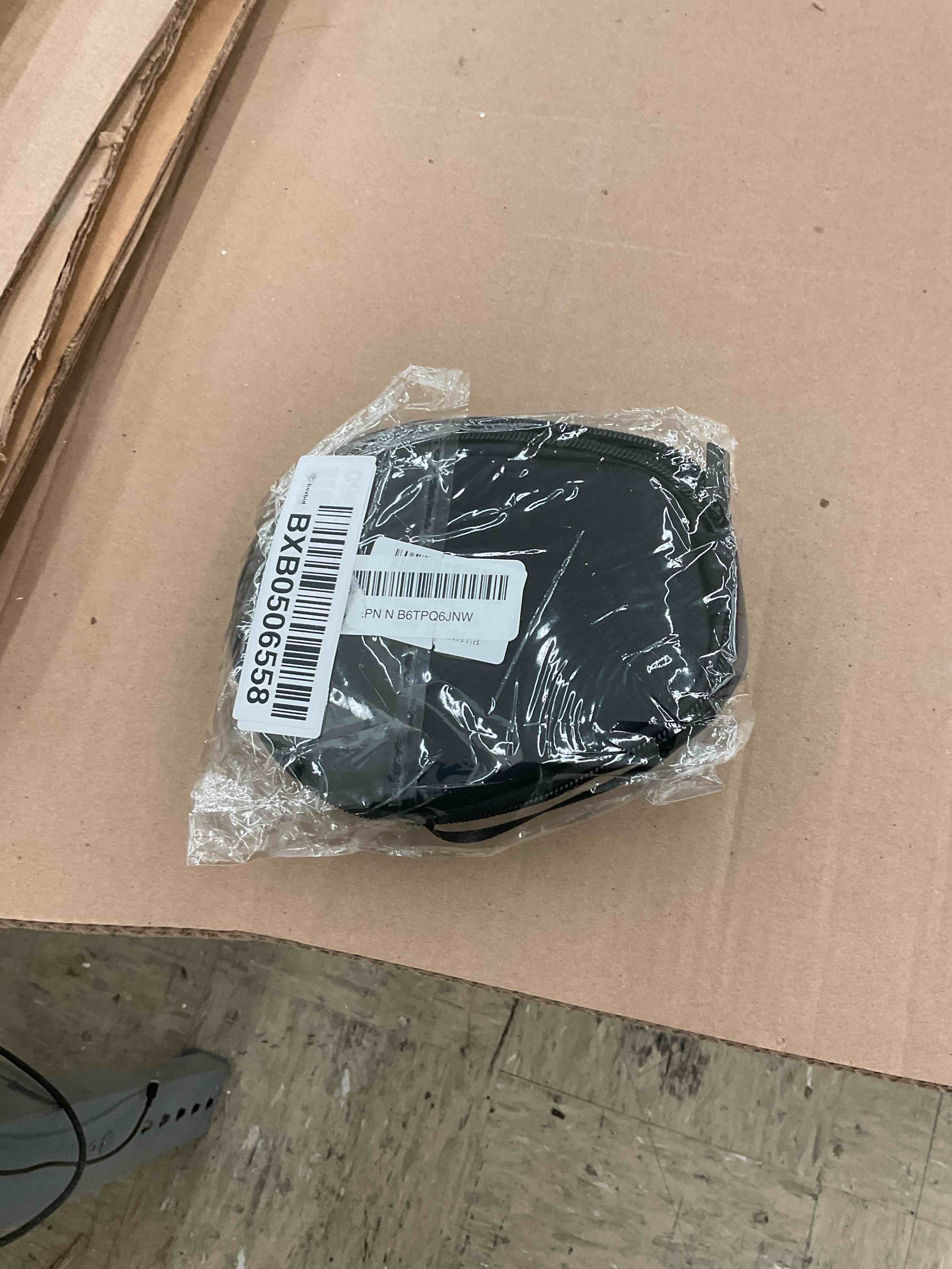 https://s3.amazonaws.com/lotting-images-prod/BoxBids/BXB0506558_1779728790788.jpeg