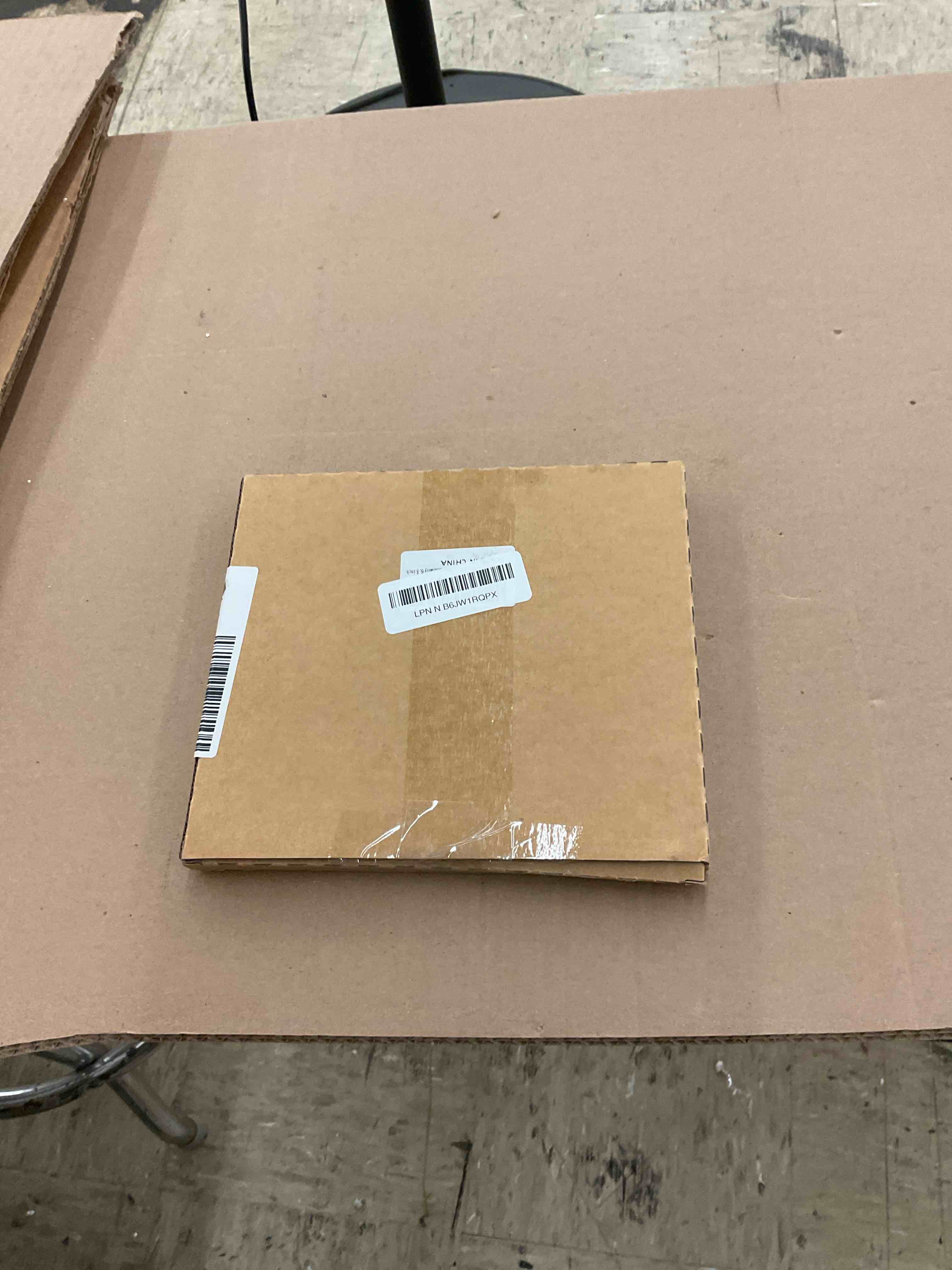 https://s3.amazonaws.com/lotting-images-prod/BoxBids/BXB0506559_1779729874578.jpeg