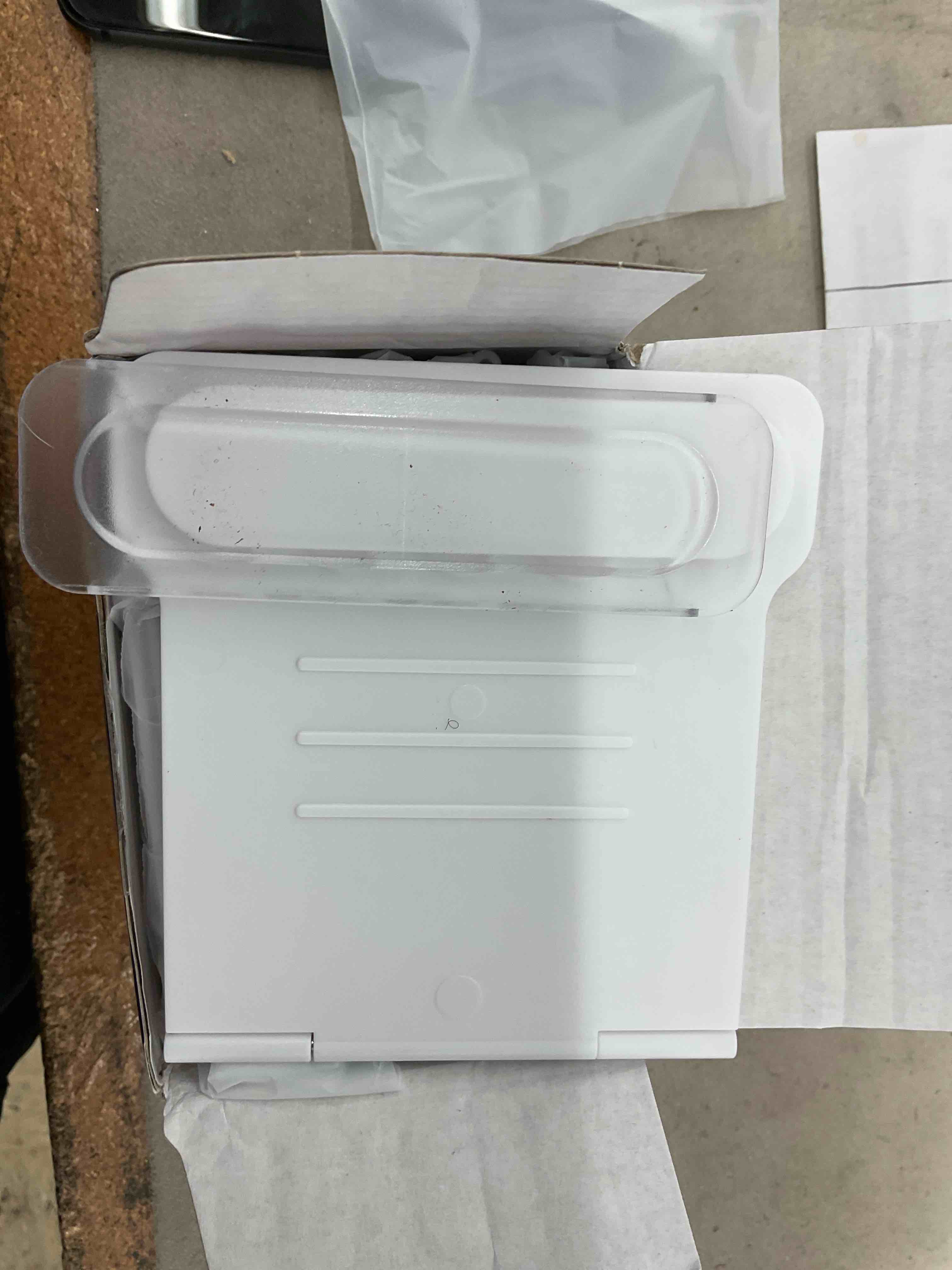https://s3.amazonaws.com/lotting-images-prod/BoxBids/BXB0506573_1779721845002.jpeg