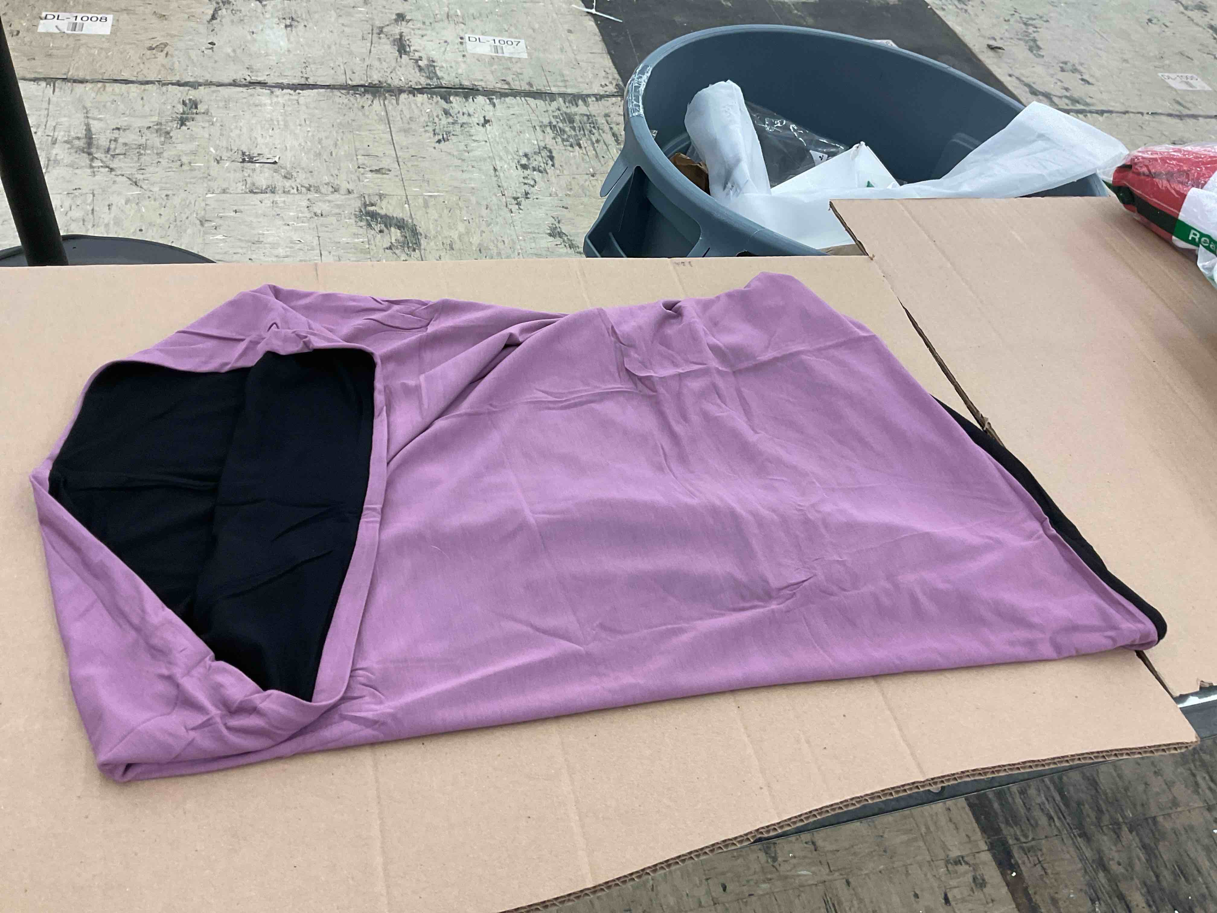 https://s3.amazonaws.com/lotting-images-prod/BoxBids/BXB0506579_1779714797561.jpeg
