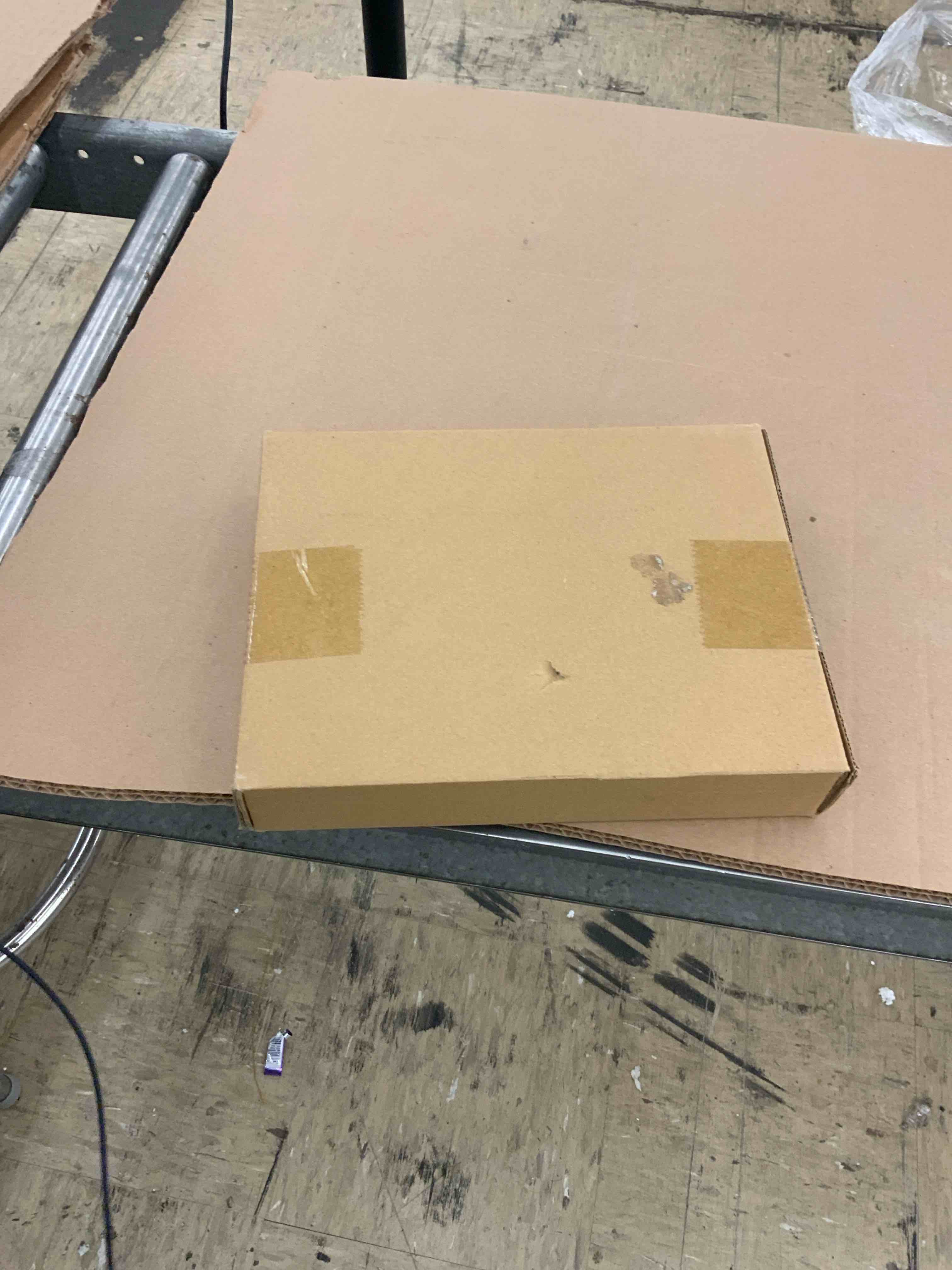 https://s3.amazonaws.com/lotting-images-prod/BoxBids/BXB0506703_1779807707275.jpeg