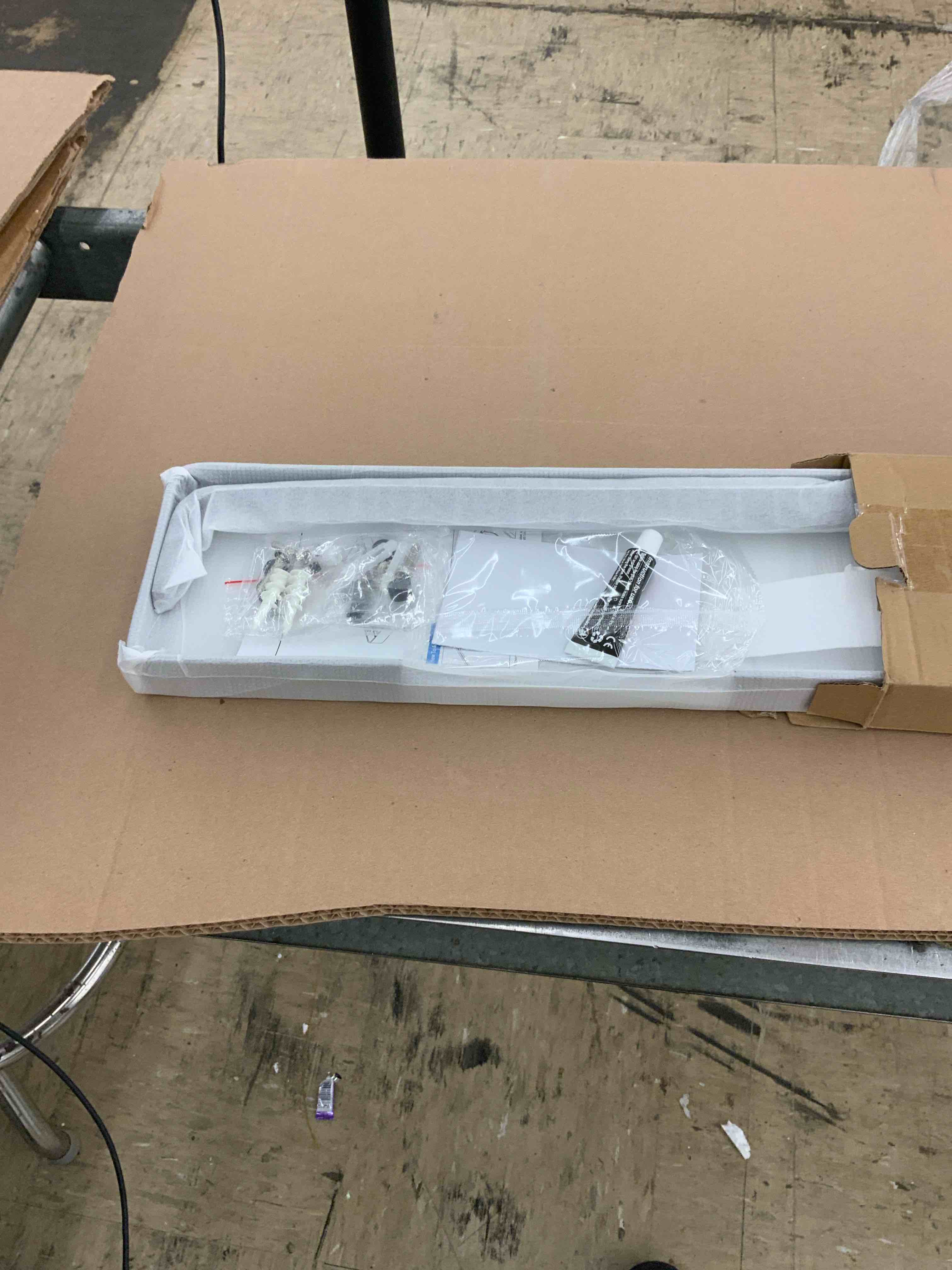 https://s3.amazonaws.com/lotting-images-prod/BoxBids/BXB0506712_1779816857366.jpeg