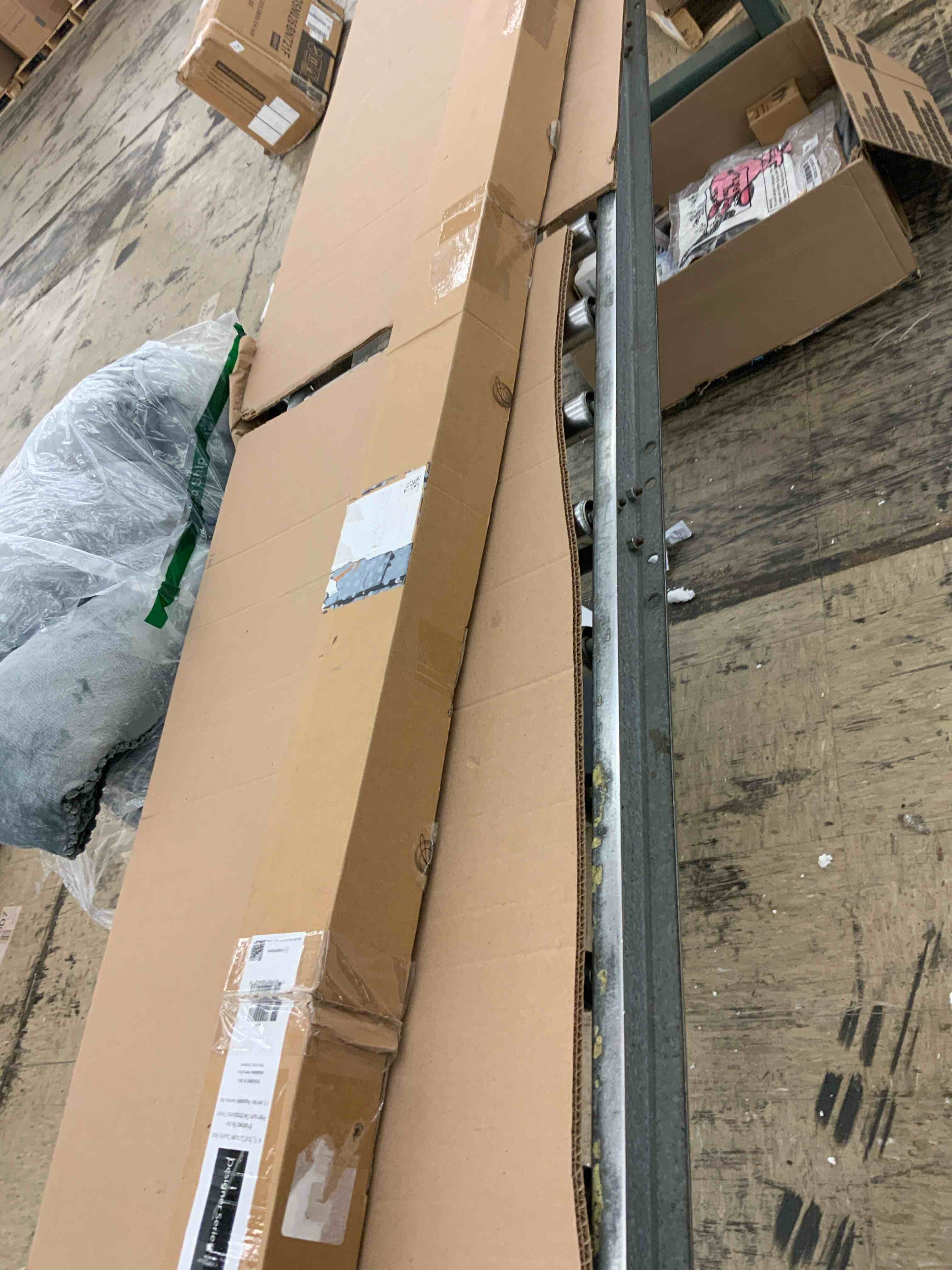 https://s3.amazonaws.com/lotting-images-prod/BoxBids/BXB0506720_1779818582834.jpeg