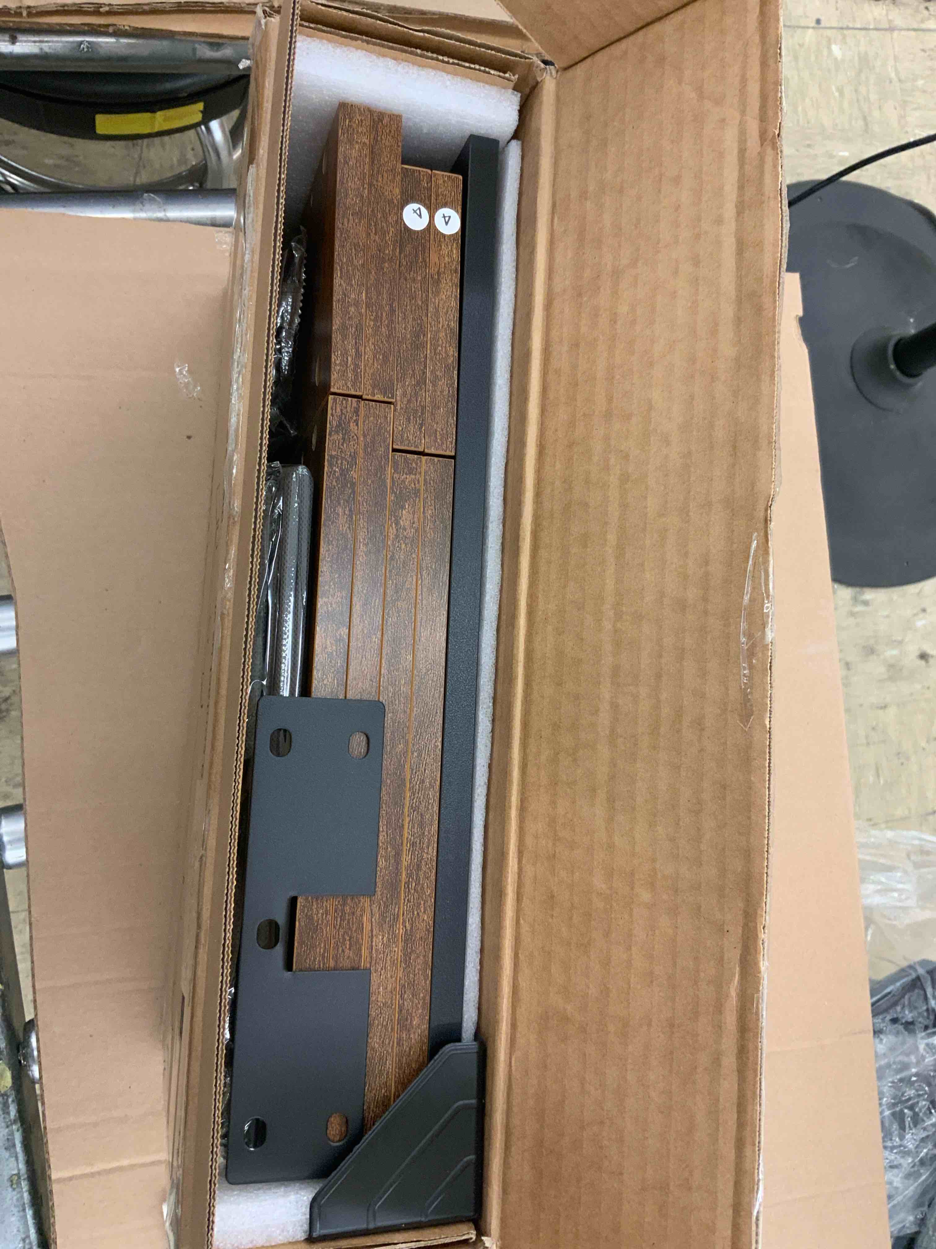 https://s3.amazonaws.com/lotting-images-prod/BoxBids/BXB0506728_1779818914094.jpeg
