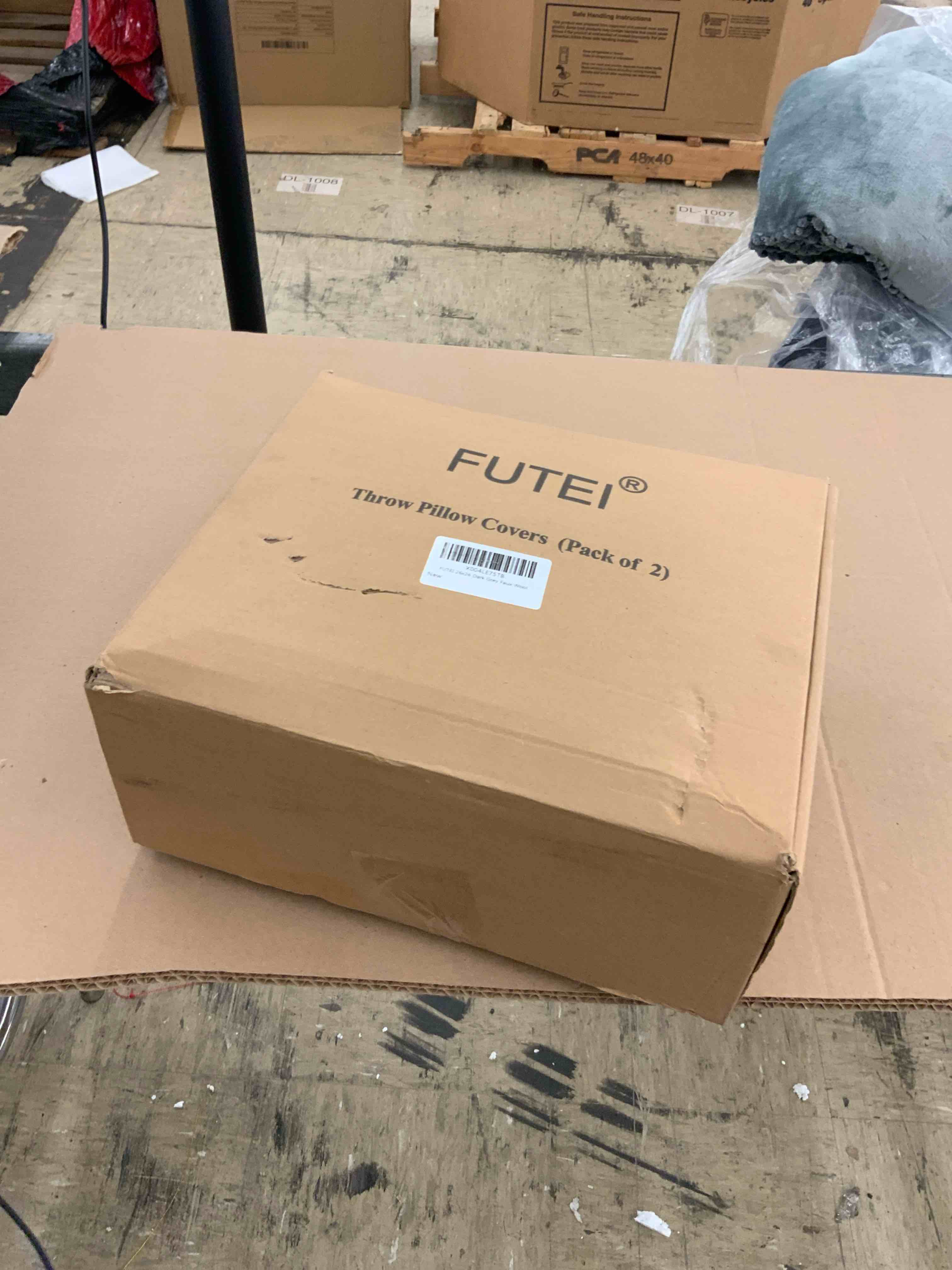 https://s3.amazonaws.com/lotting-images-prod/BoxBids/BXB0506732_1779819938503.jpeg