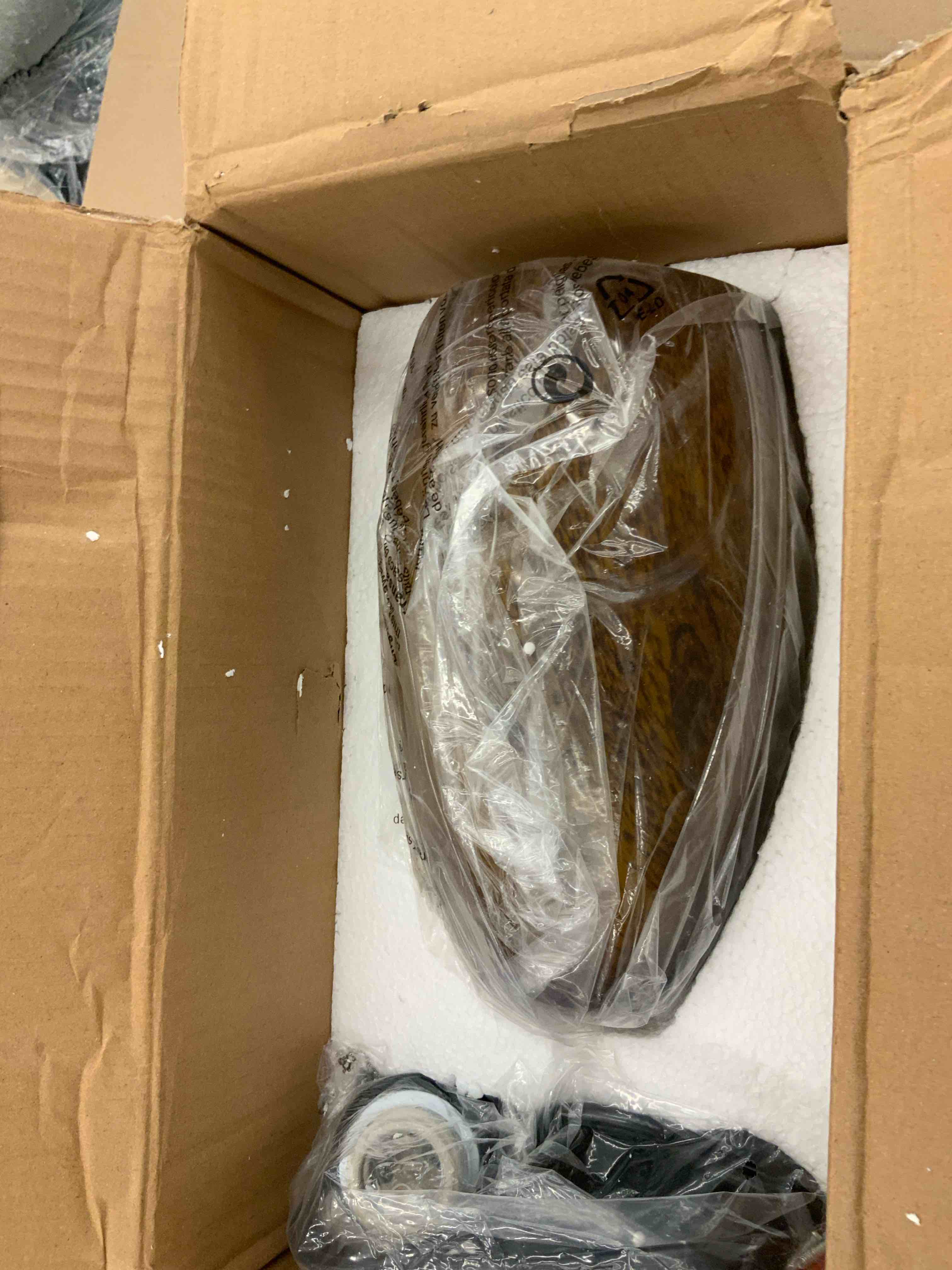 https://s3.amazonaws.com/lotting-images-prod/BoxBids/BXB0506742_1779821382994.jpeg