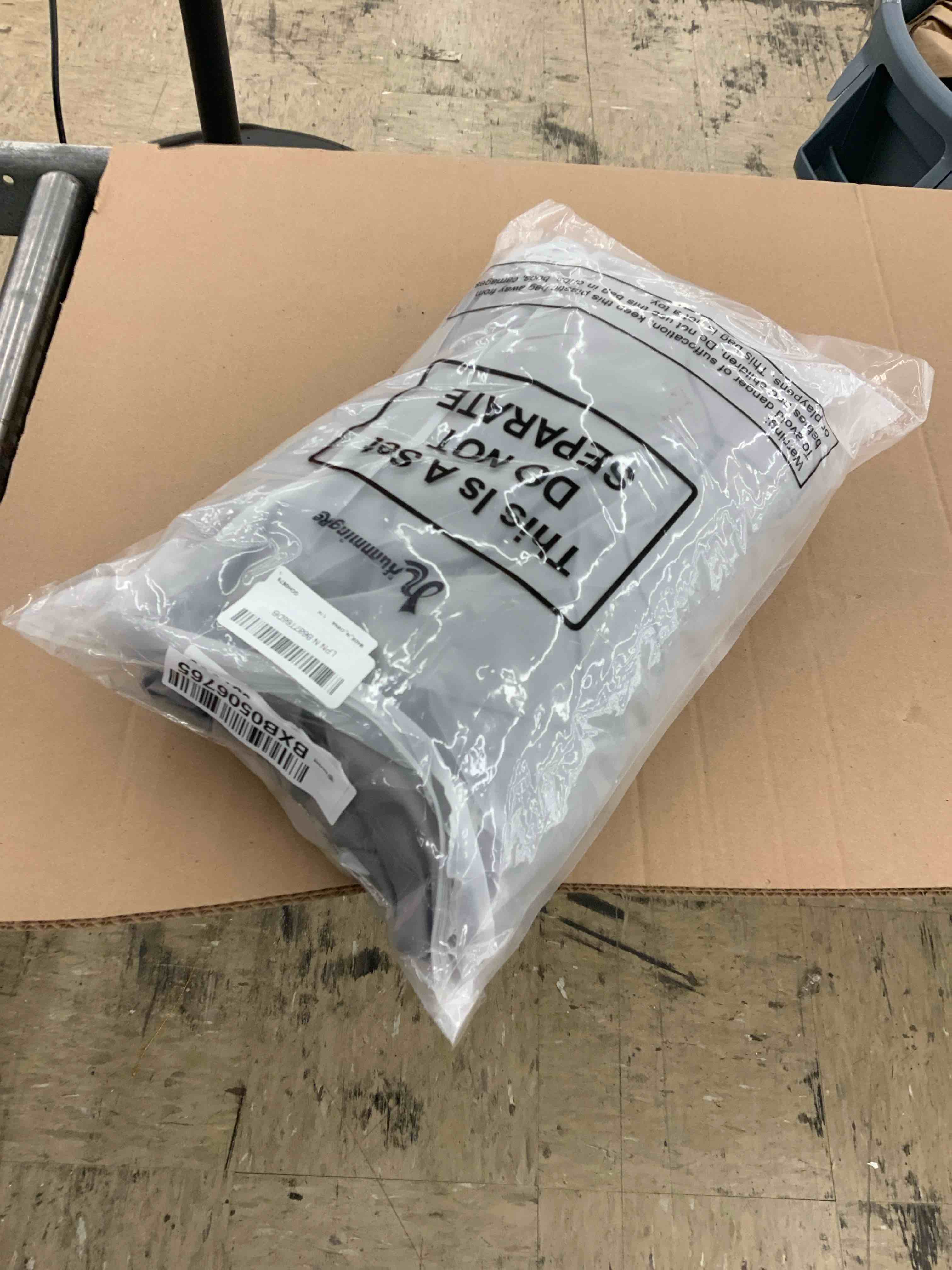 https://s3.amazonaws.com/lotting-images-prod/BoxBids/BXB0506765_1779886651878.jpeg