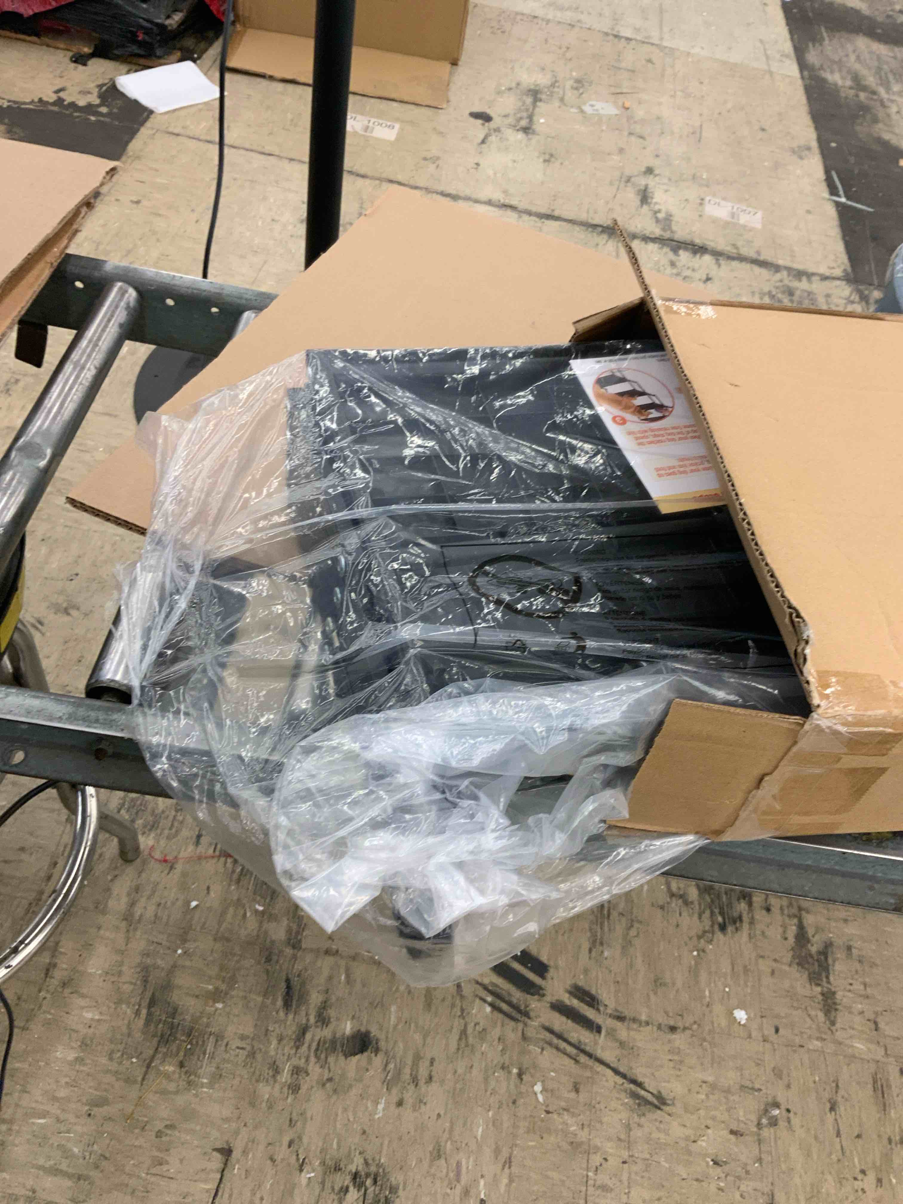 https://s3.amazonaws.com/lotting-images-prod/BoxBids/BXB0506769_1779886072000.jpeg
