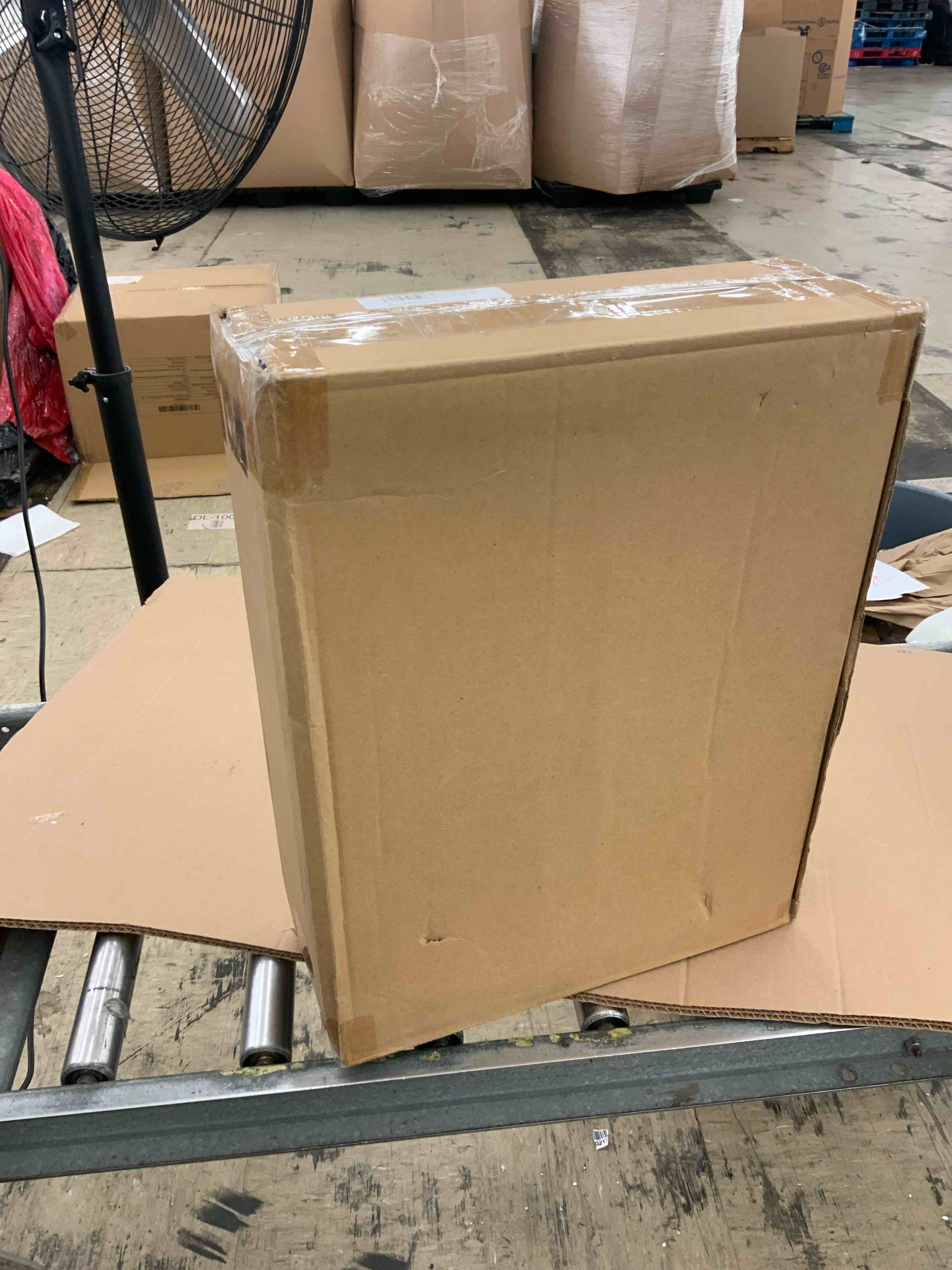 https://s3.amazonaws.com/lotting-images-prod/BoxBids/BXB0506769_1779886180652.jpeg