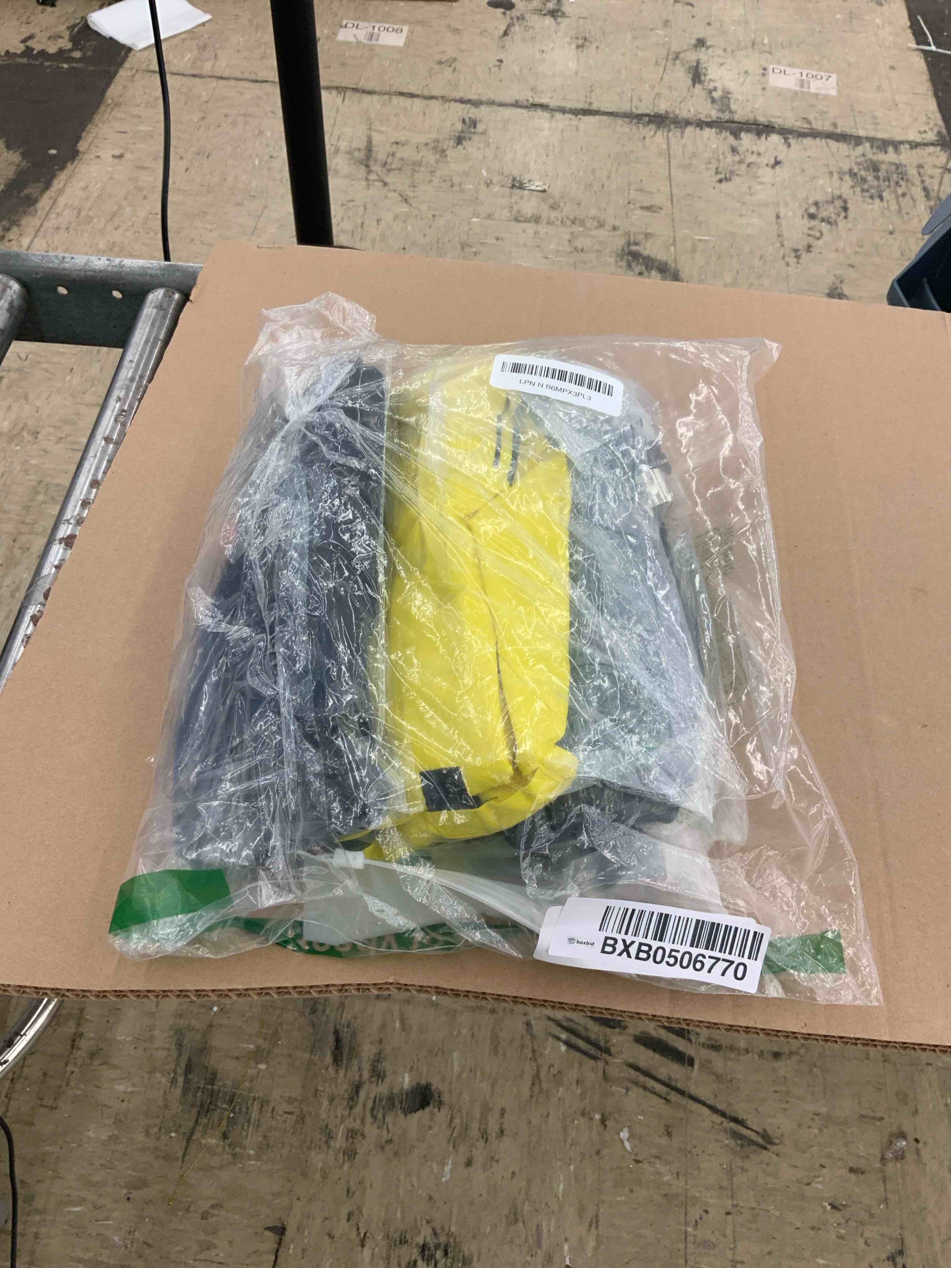 https://s3.amazonaws.com/lotting-images-prod/BoxBids/BXB0506770_1779887105121.jpeg
