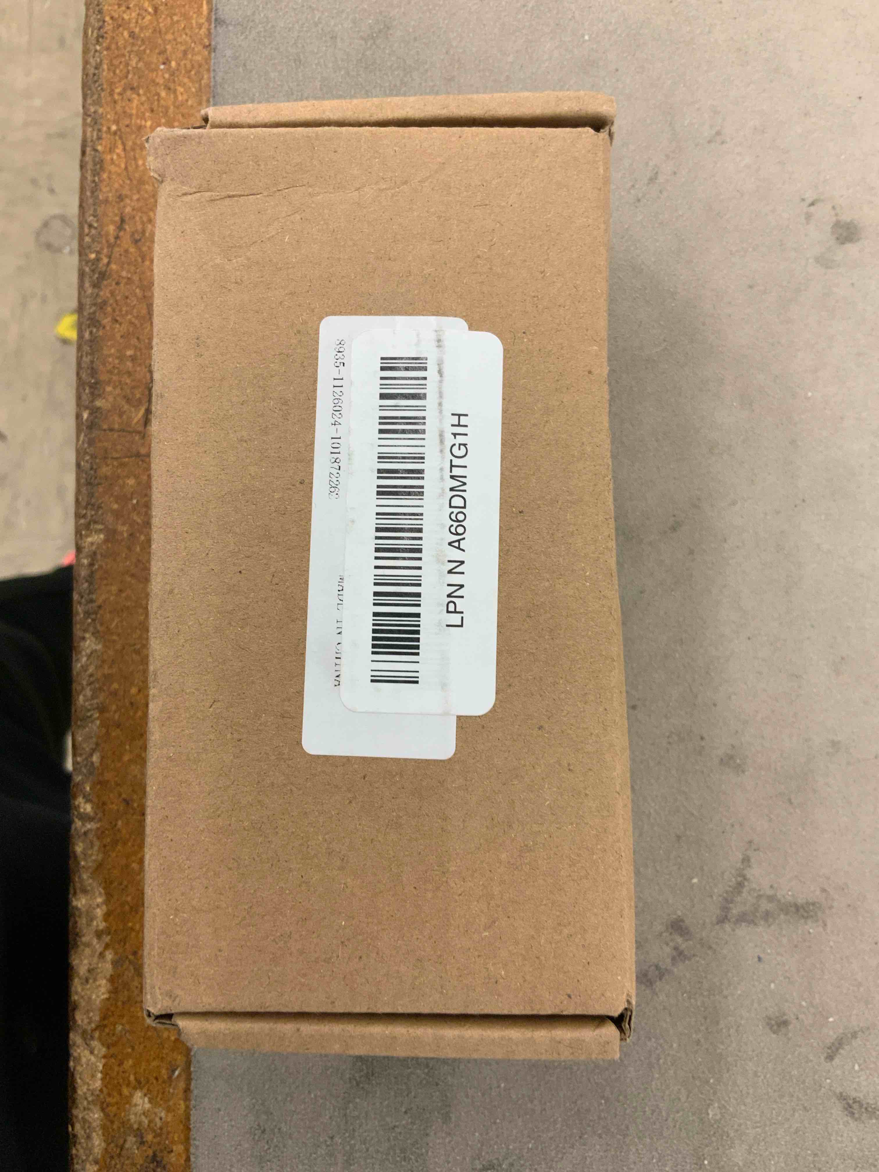 https://s3.amazonaws.com/lotting-images-prod/BoxBids/BXB0506775_1779893219652.jpeg