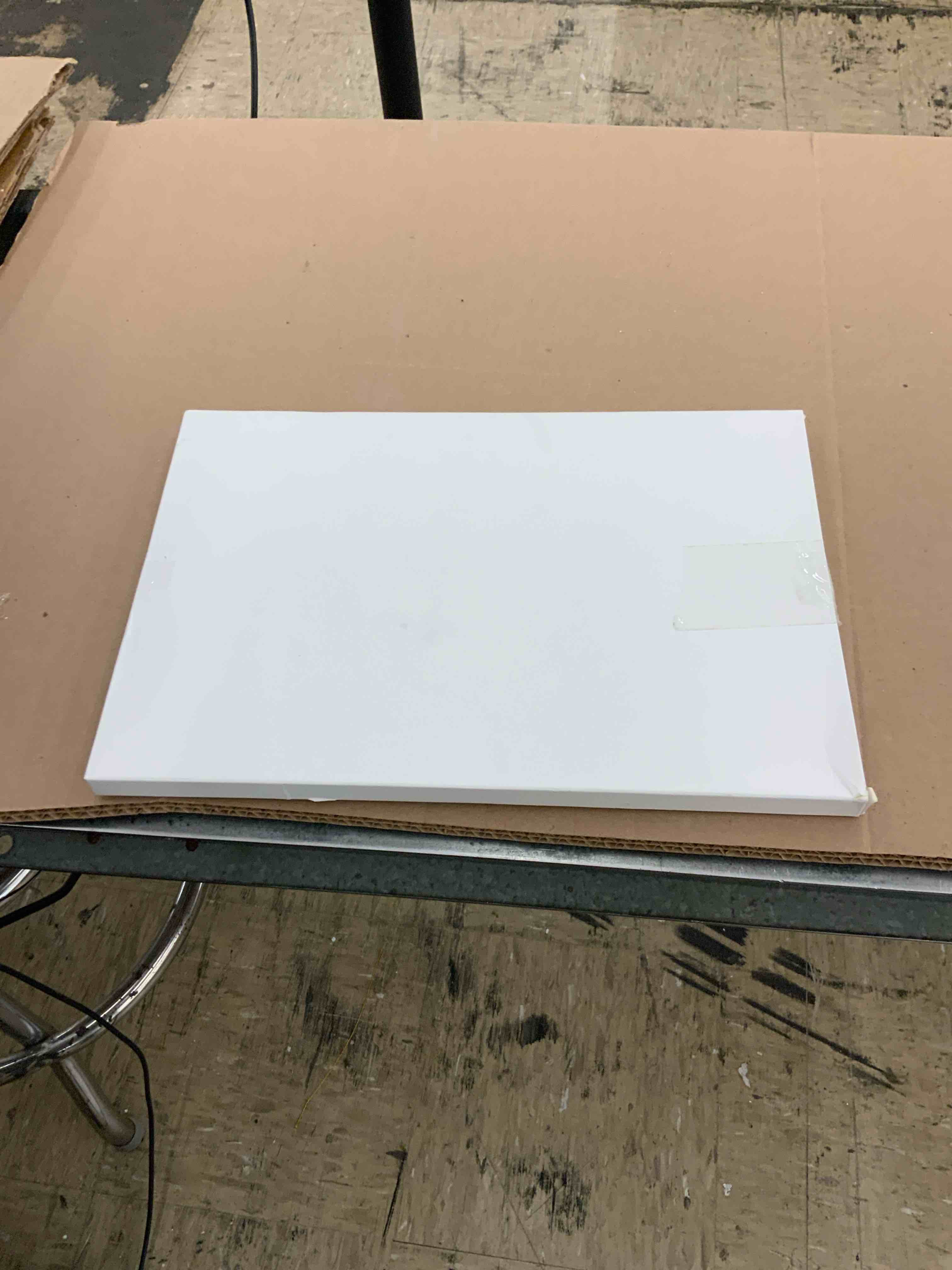https://s3.amazonaws.com/lotting-images-prod/BoxBids/BXB0506779_1779892565799.jpeg