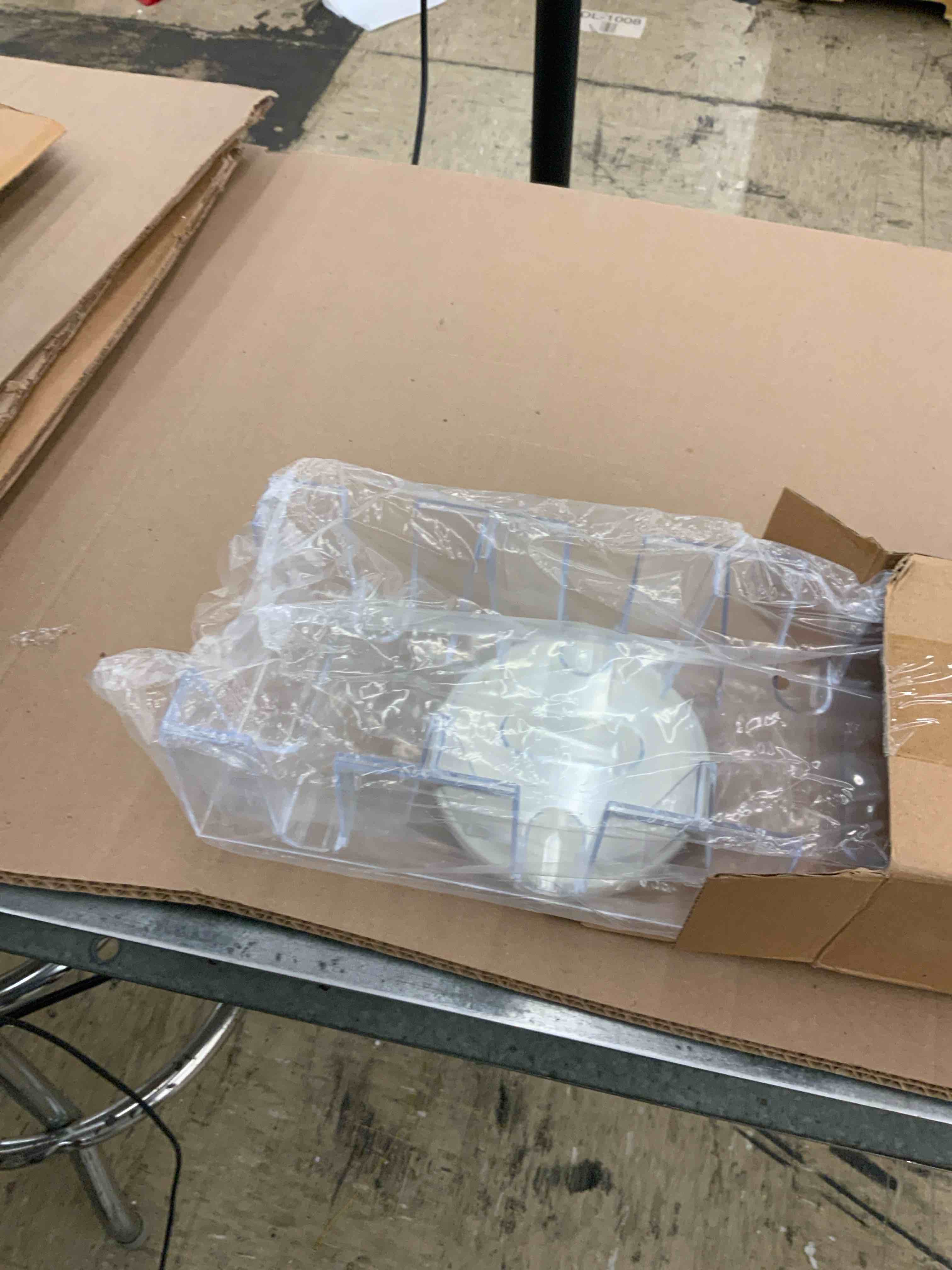 https://s3.amazonaws.com/lotting-images-prod/BoxBids/BXB0506780_1779893751986.jpeg