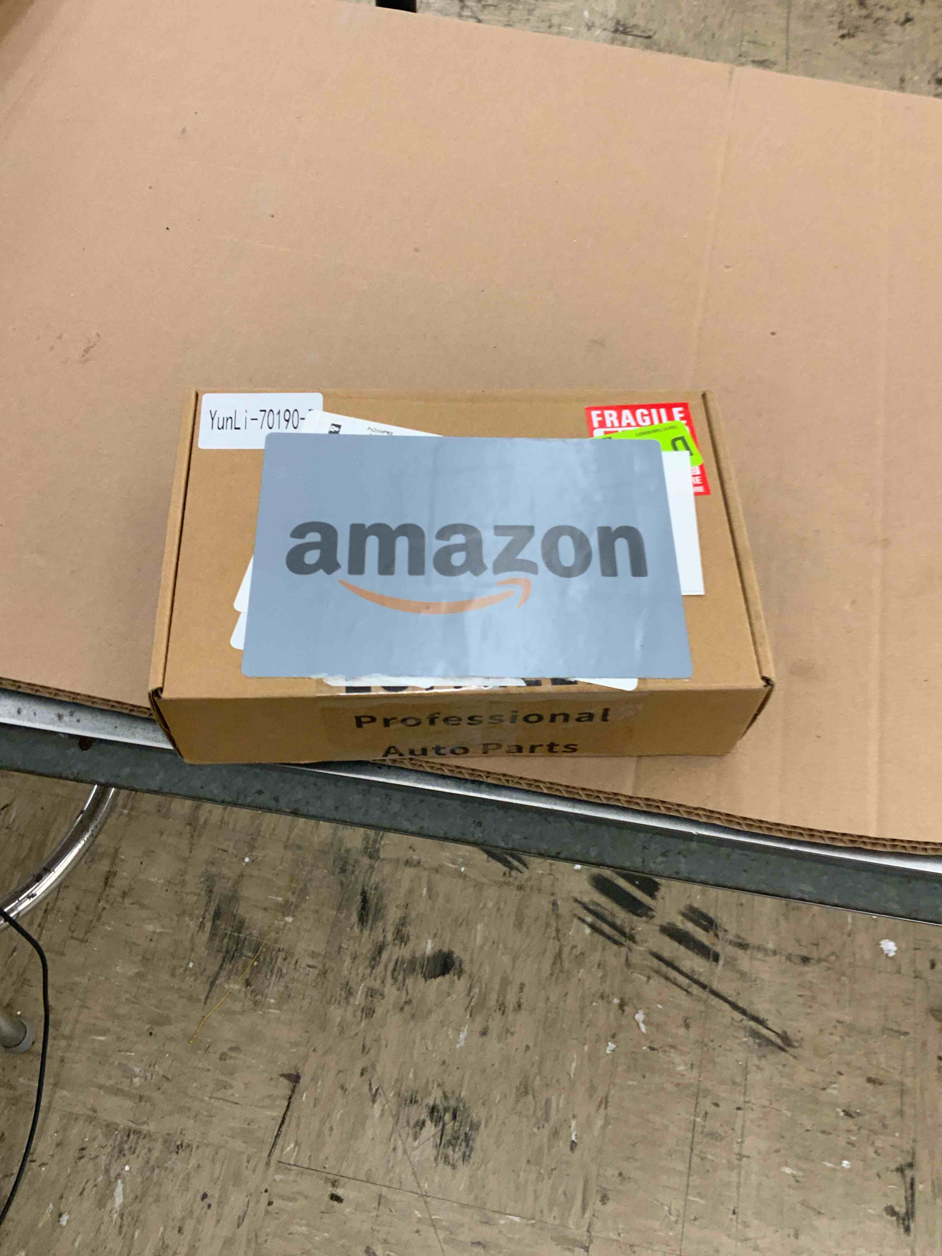 https://s3.amazonaws.com/lotting-images-prod/BoxBids/BXB0506782_1779893586290.jpeg