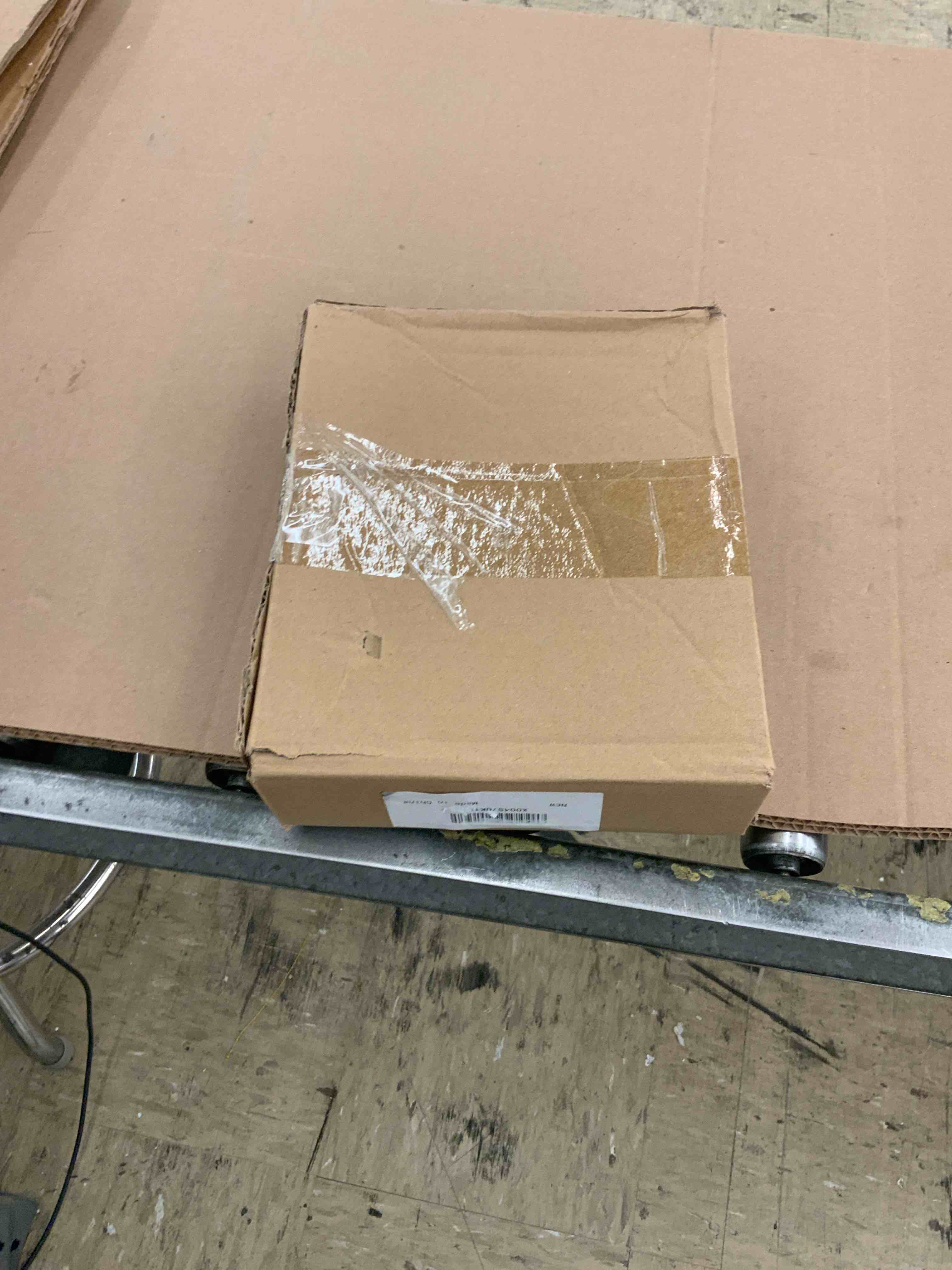 https://s3.amazonaws.com/lotting-images-prod/BoxBids/BXB0506822_1779902208132.jpeg