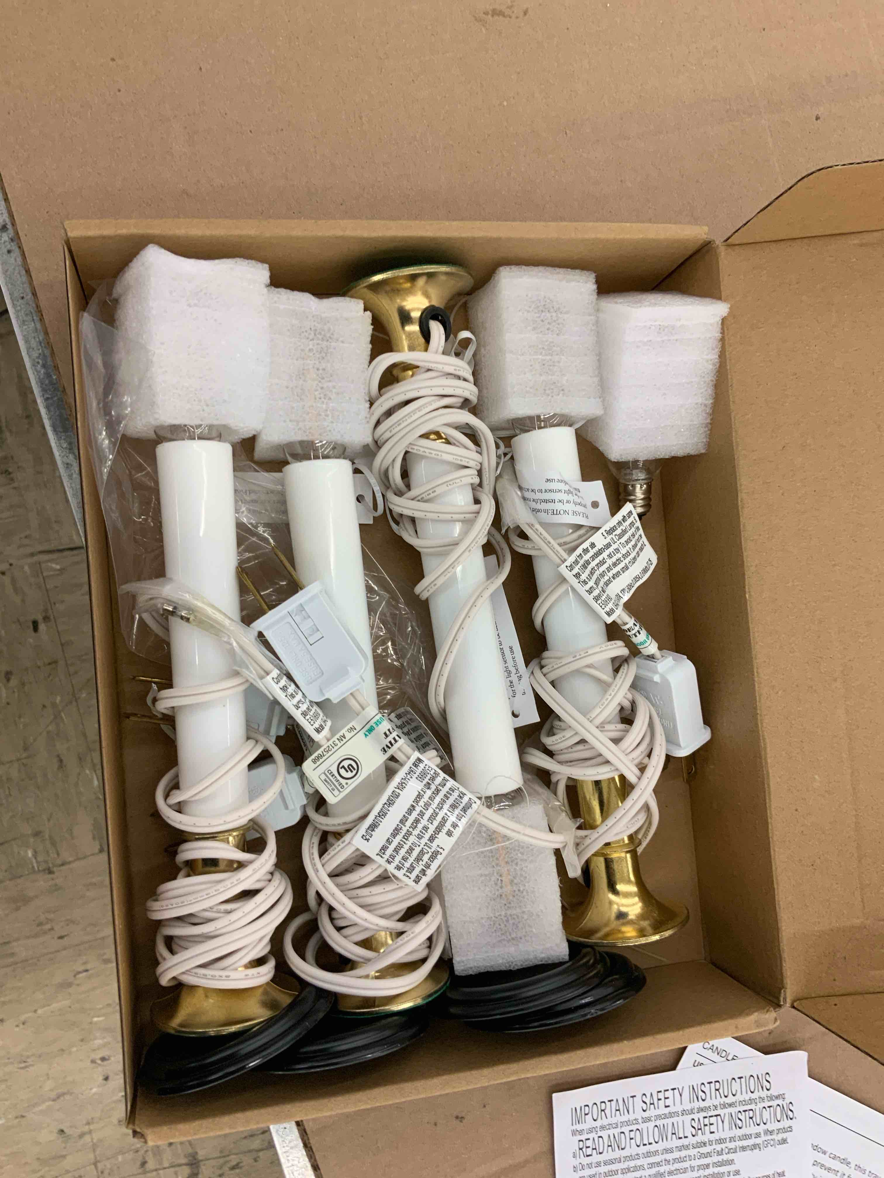 https://s3.amazonaws.com/lotting-images-prod/BoxBids/BXB0506840_1779892363140.jpeg