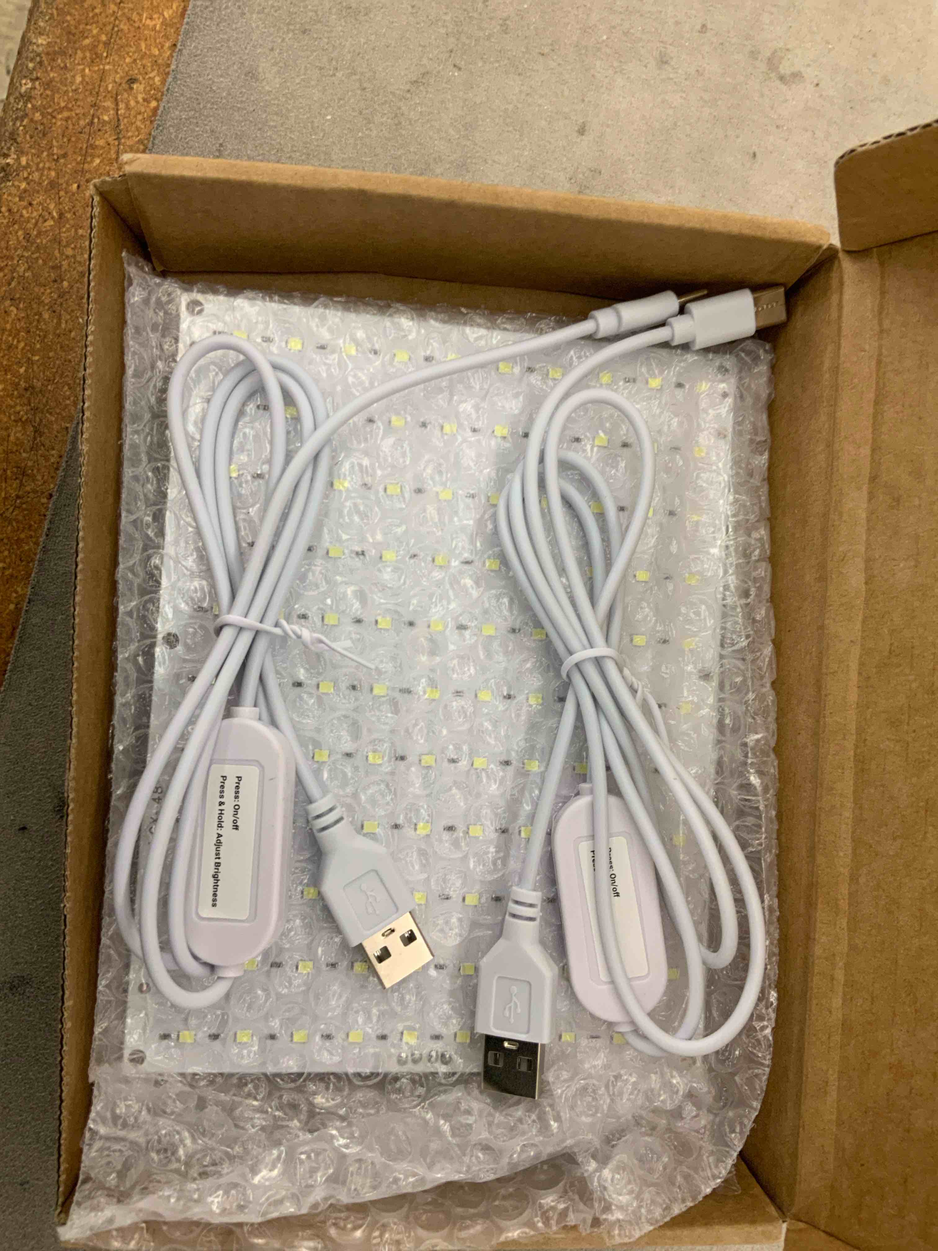 https://s3.amazonaws.com/lotting-images-prod/BoxBids/BXB0506843_1779891921194.jpeg