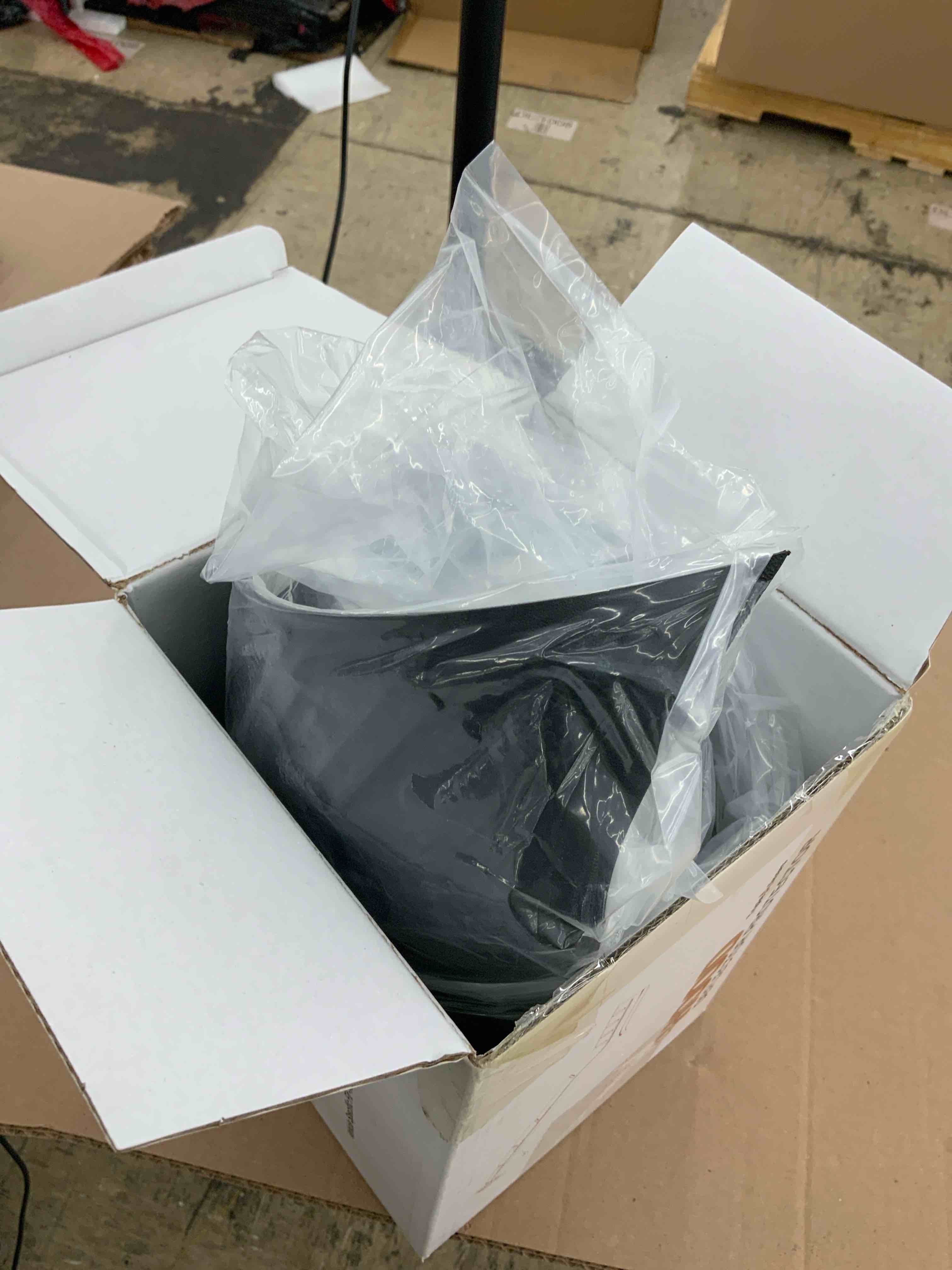 https://s3.amazonaws.com/lotting-images-prod/BoxBids/BXB0506846_1779891485816.jpeg