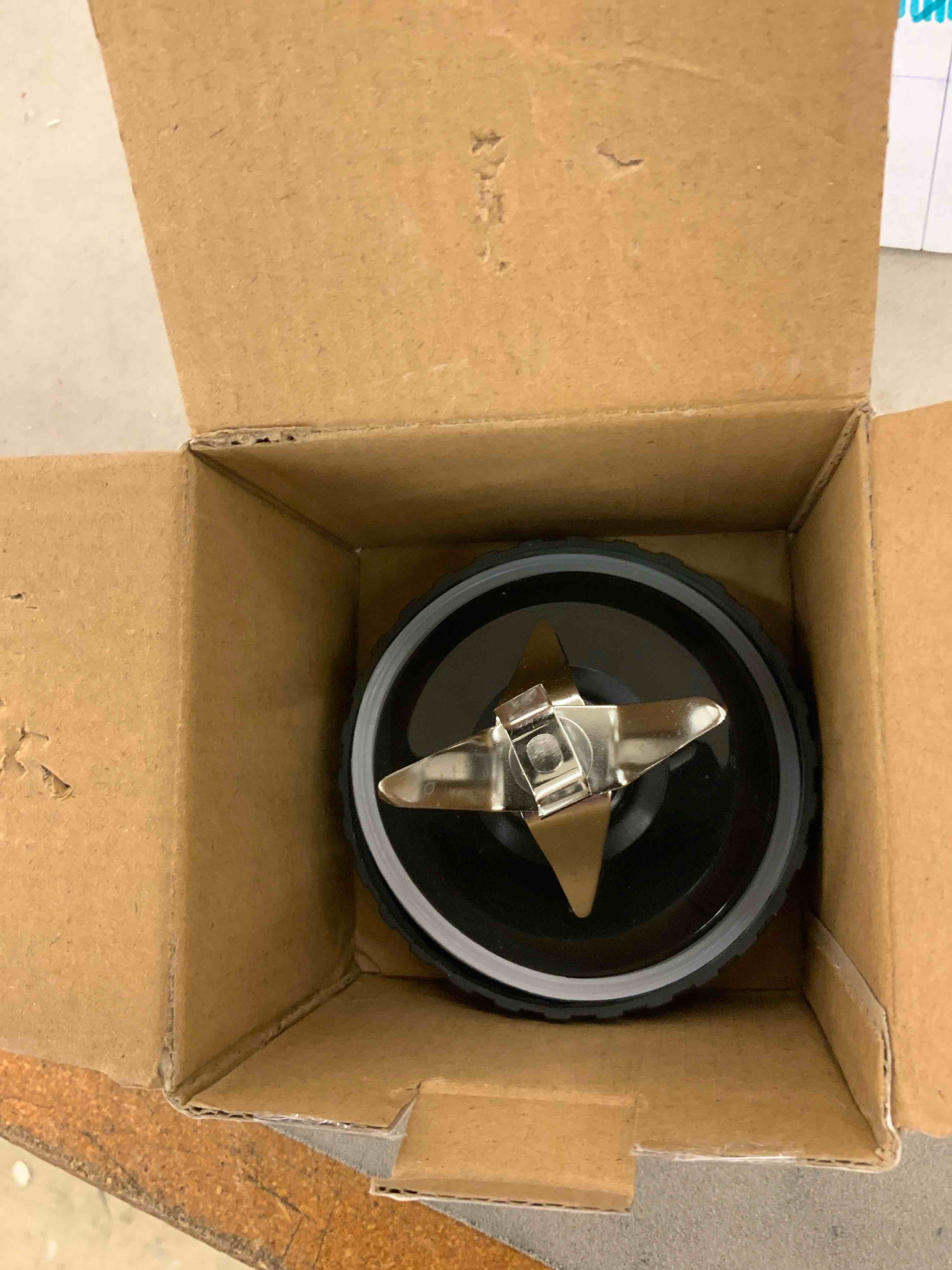 https://s3.amazonaws.com/lotting-images-prod/BoxBids/BXB0506849_1779890946650.jpeg