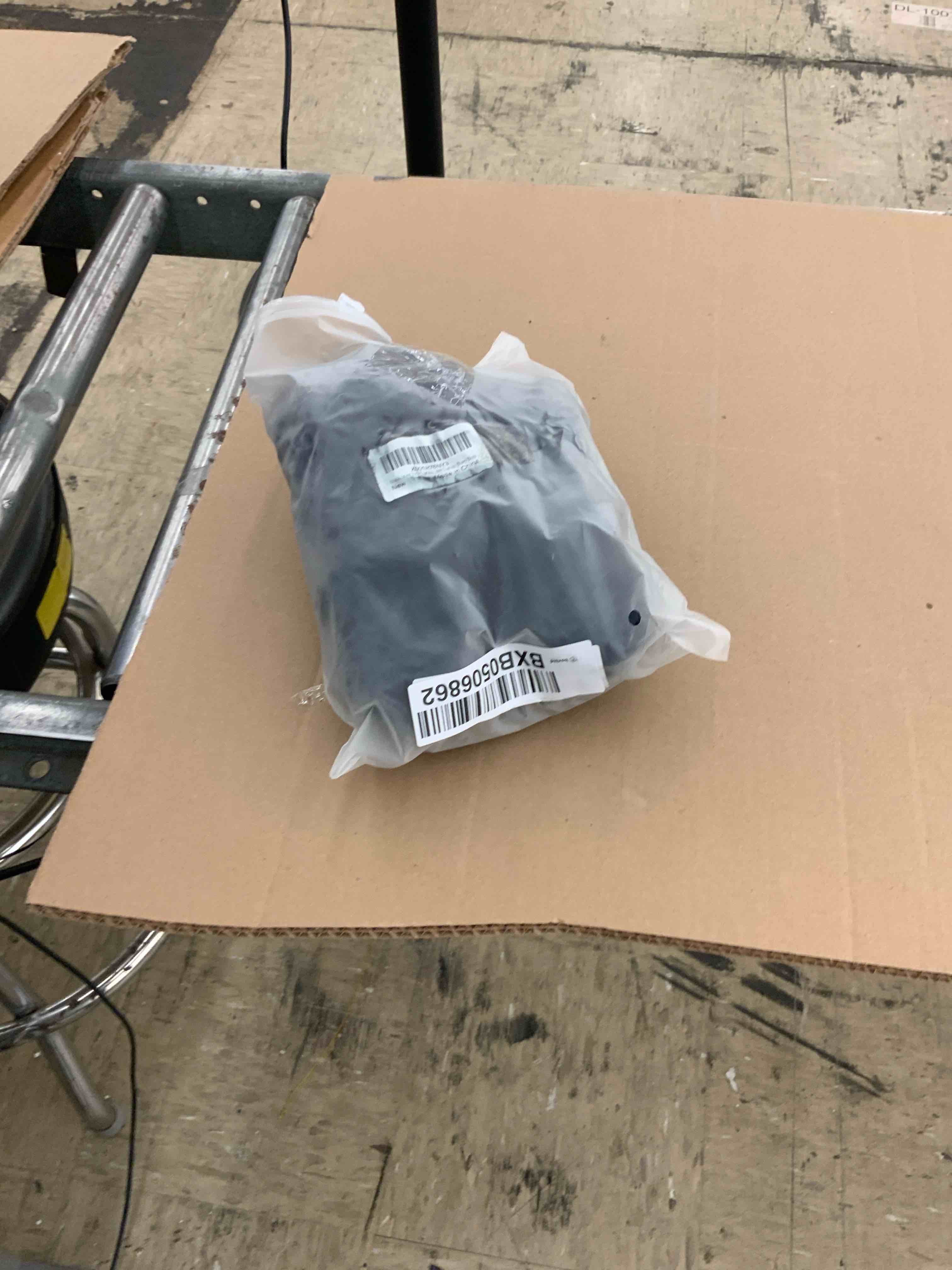 https://s3.amazonaws.com/lotting-images-prod/BoxBids/BXB0506862_1779887646604.jpeg