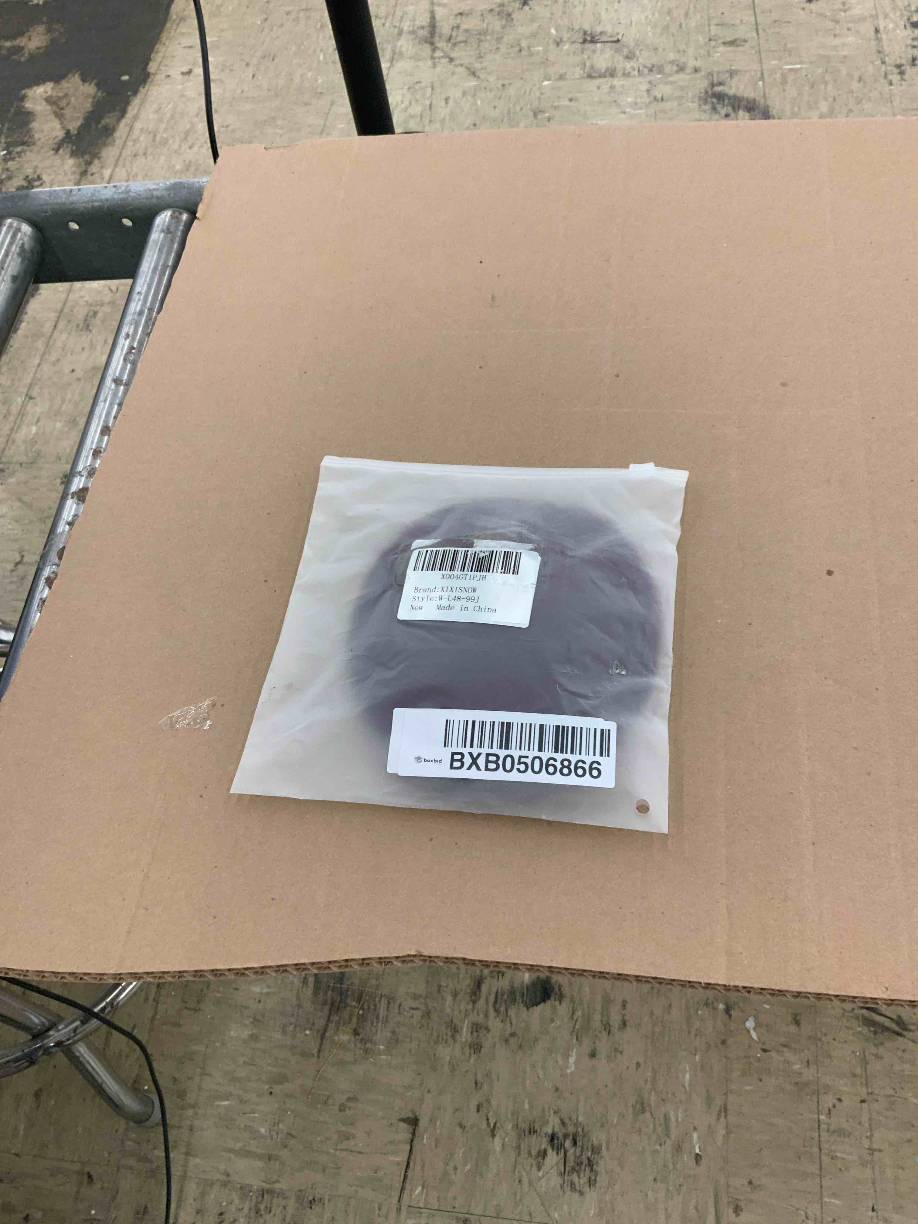 https://s3.amazonaws.com/lotting-images-prod/BoxBids/BXB0506866_1779887402374.jpeg