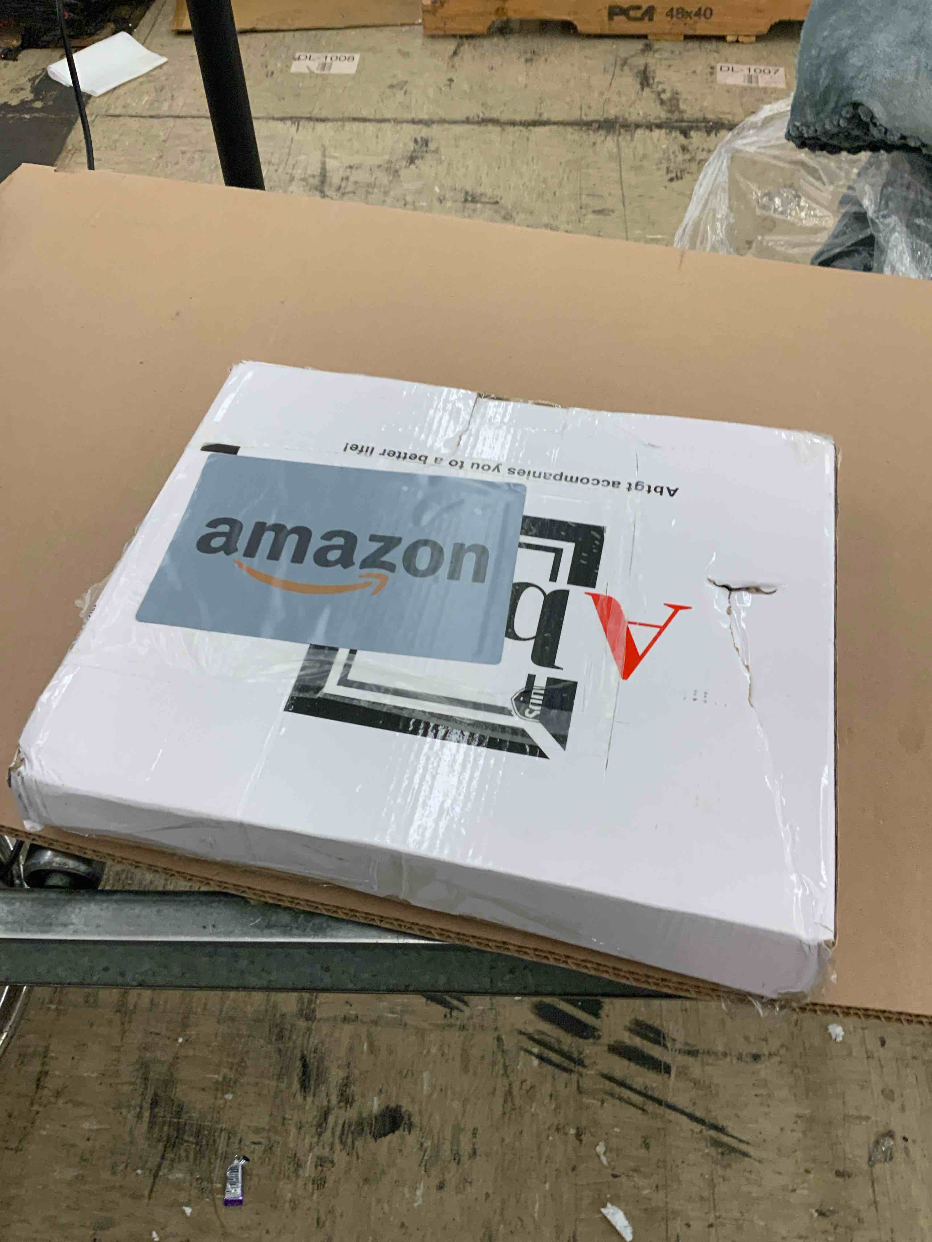 https://s3.amazonaws.com/lotting-images-prod/BoxBids/BXB0506889_1779810263647.jpeg