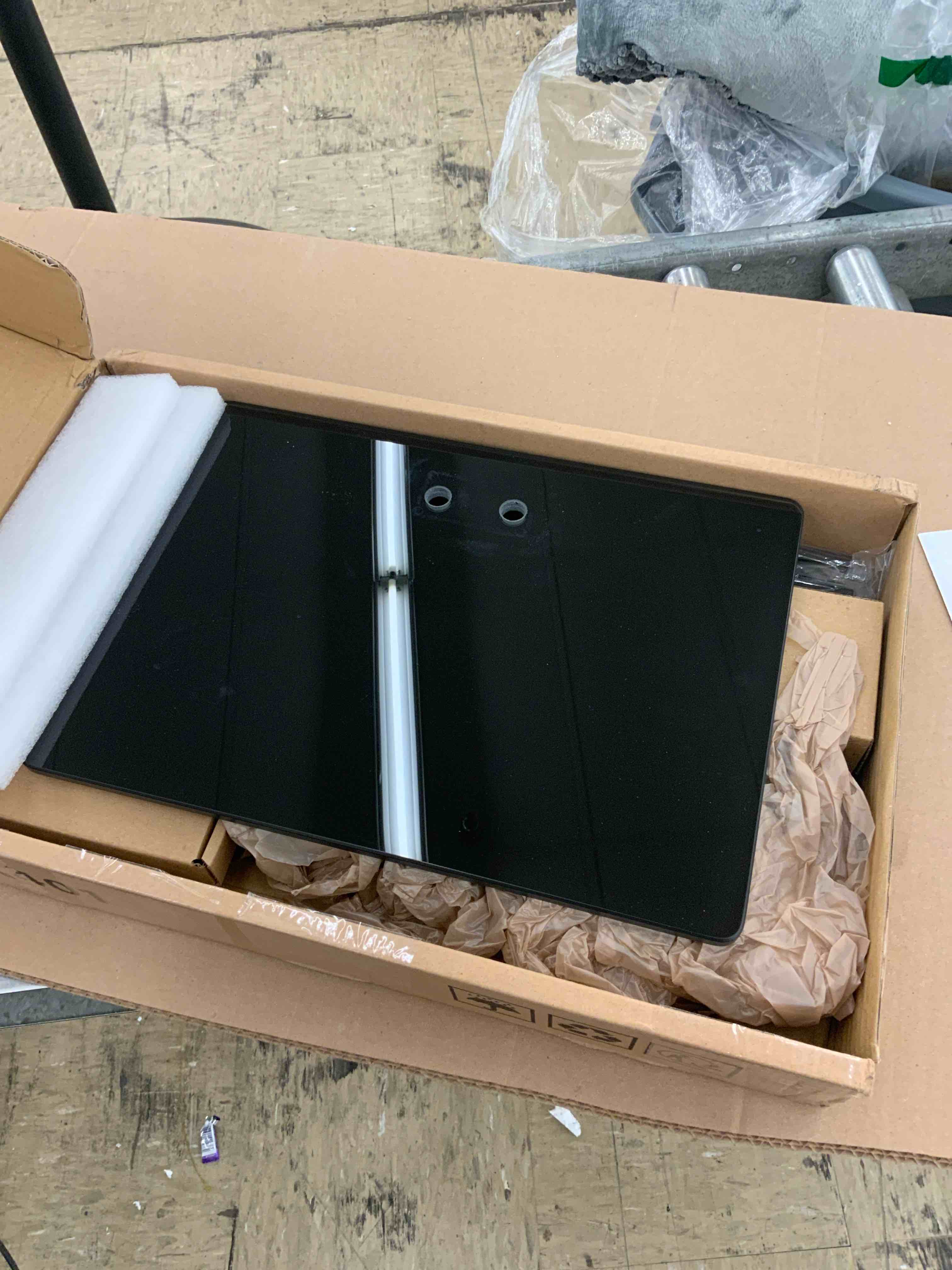 https://s3.amazonaws.com/lotting-images-prod/BoxBids/BXB0506891_1779809915695.jpeg