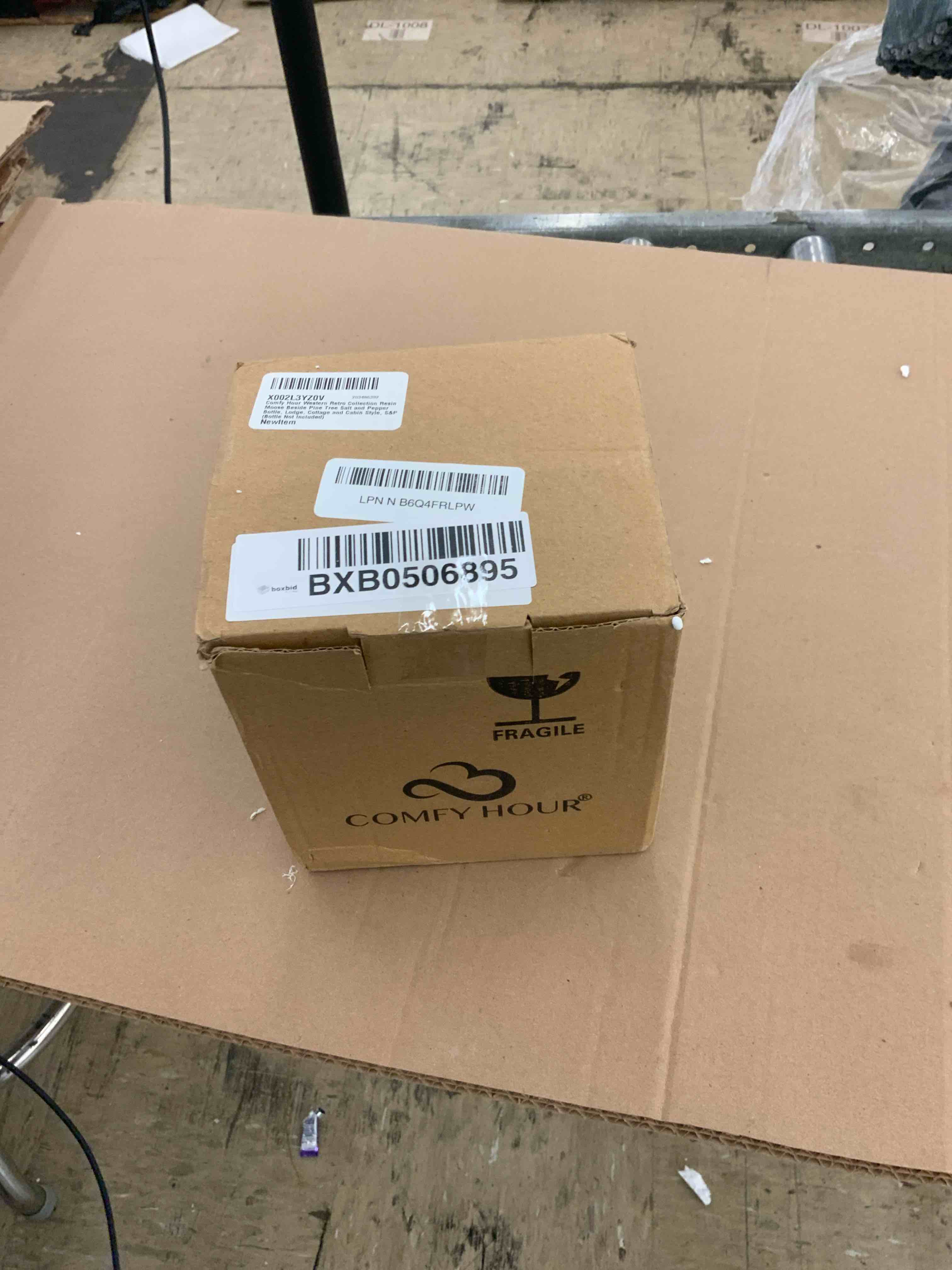 https://s3.amazonaws.com/lotting-images-prod/BoxBids/BXB0506895_1779809262963.jpeg