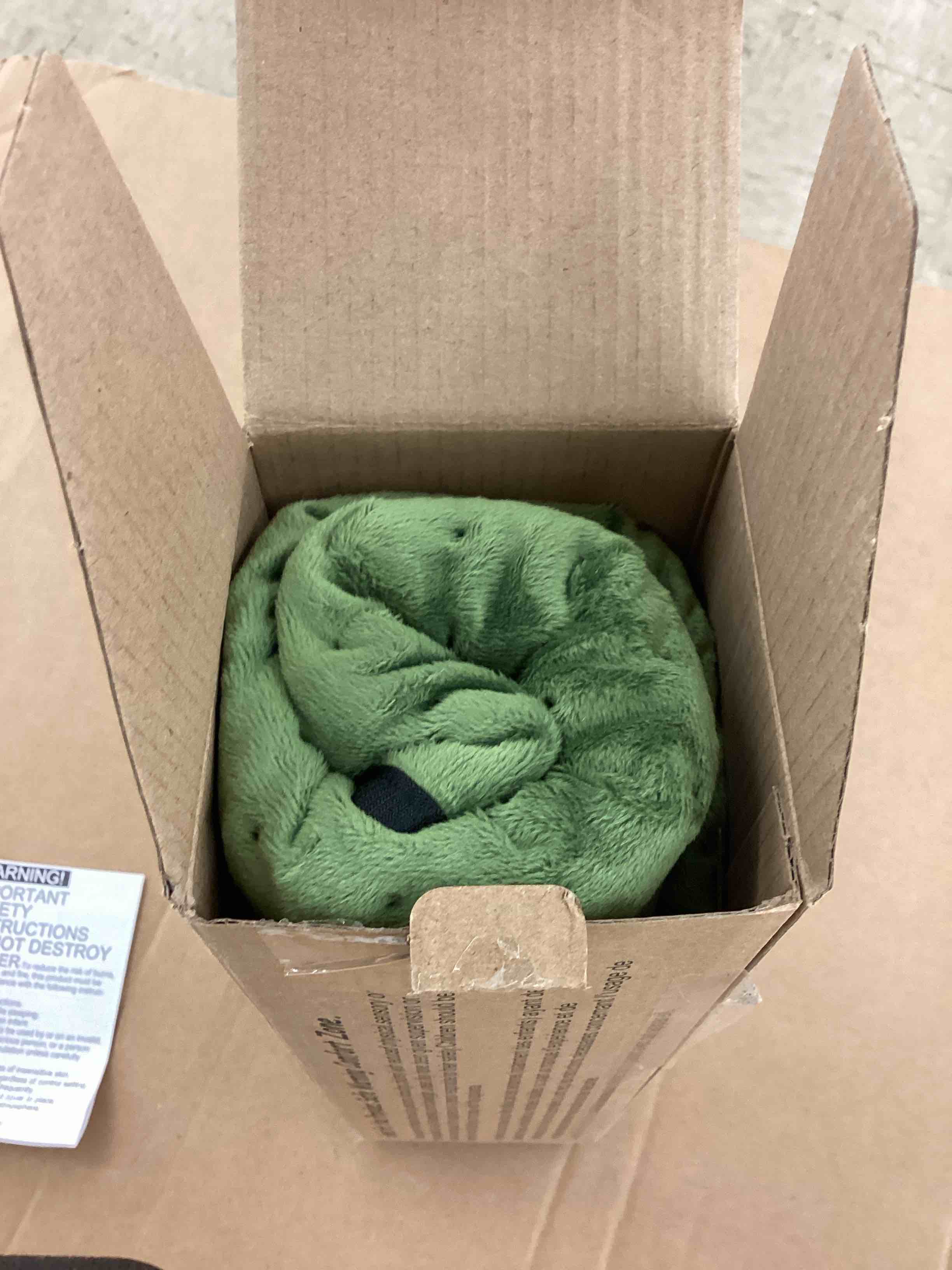 https://s3.amazonaws.com/lotting-images-prod/BoxBids/BXB0507015_1779914420360.jpeg