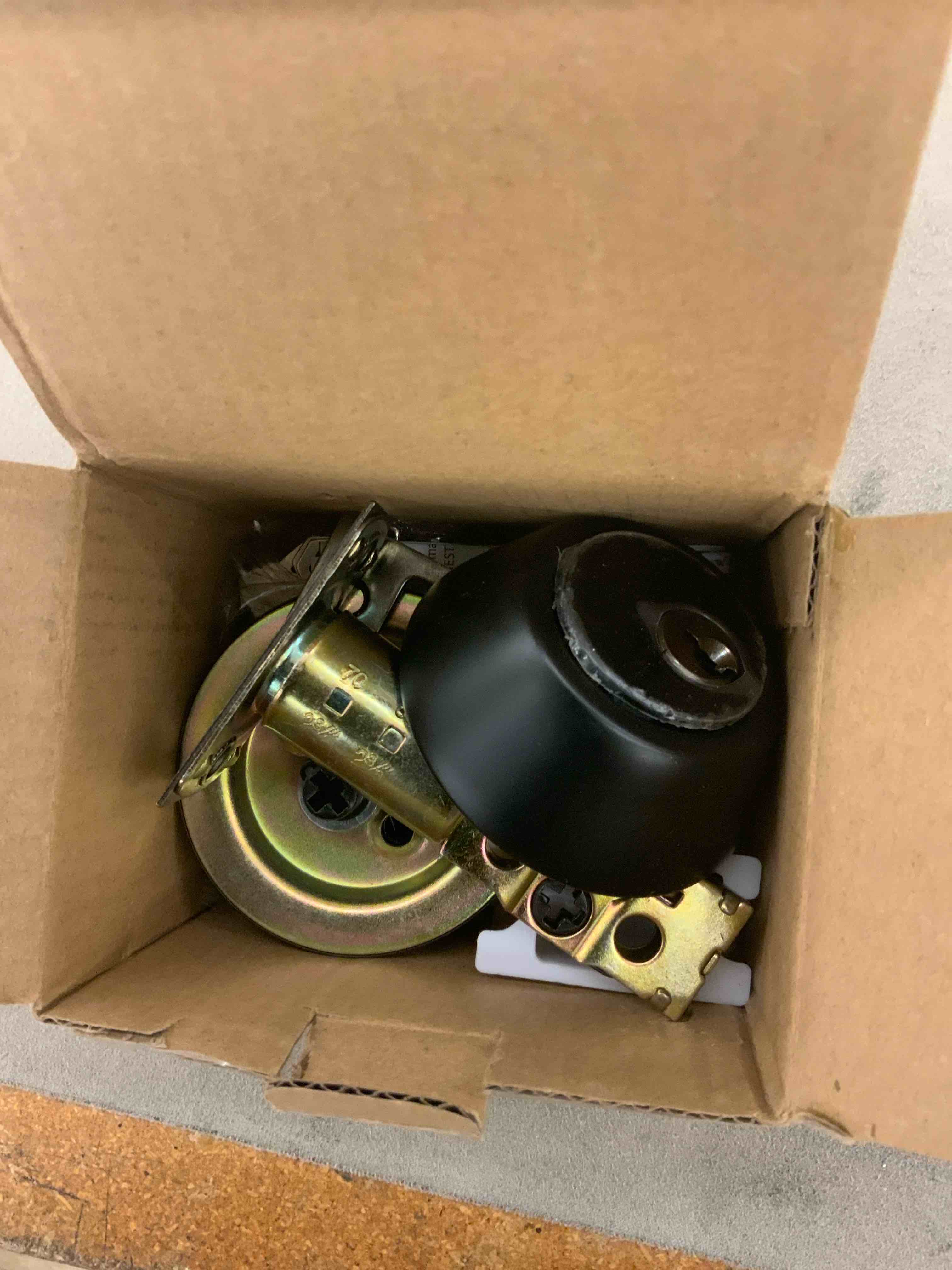 https://s3.amazonaws.com/lotting-images-prod/BoxBids/BXB0507101_1780337892402.jpeg