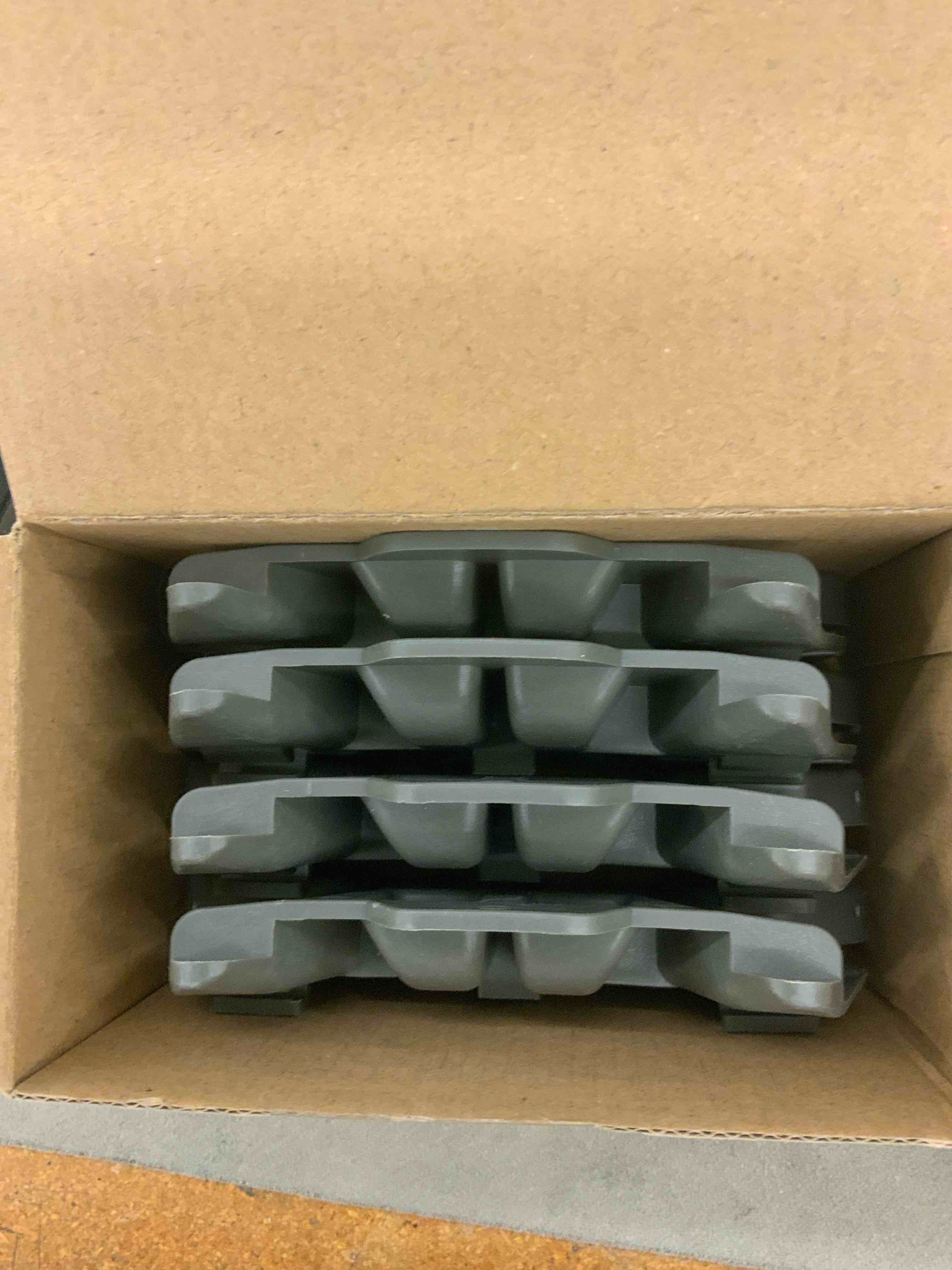 https://s3.amazonaws.com/lotting-images-prod/BoxBids/BXB0507102_1780336984163.jpeg