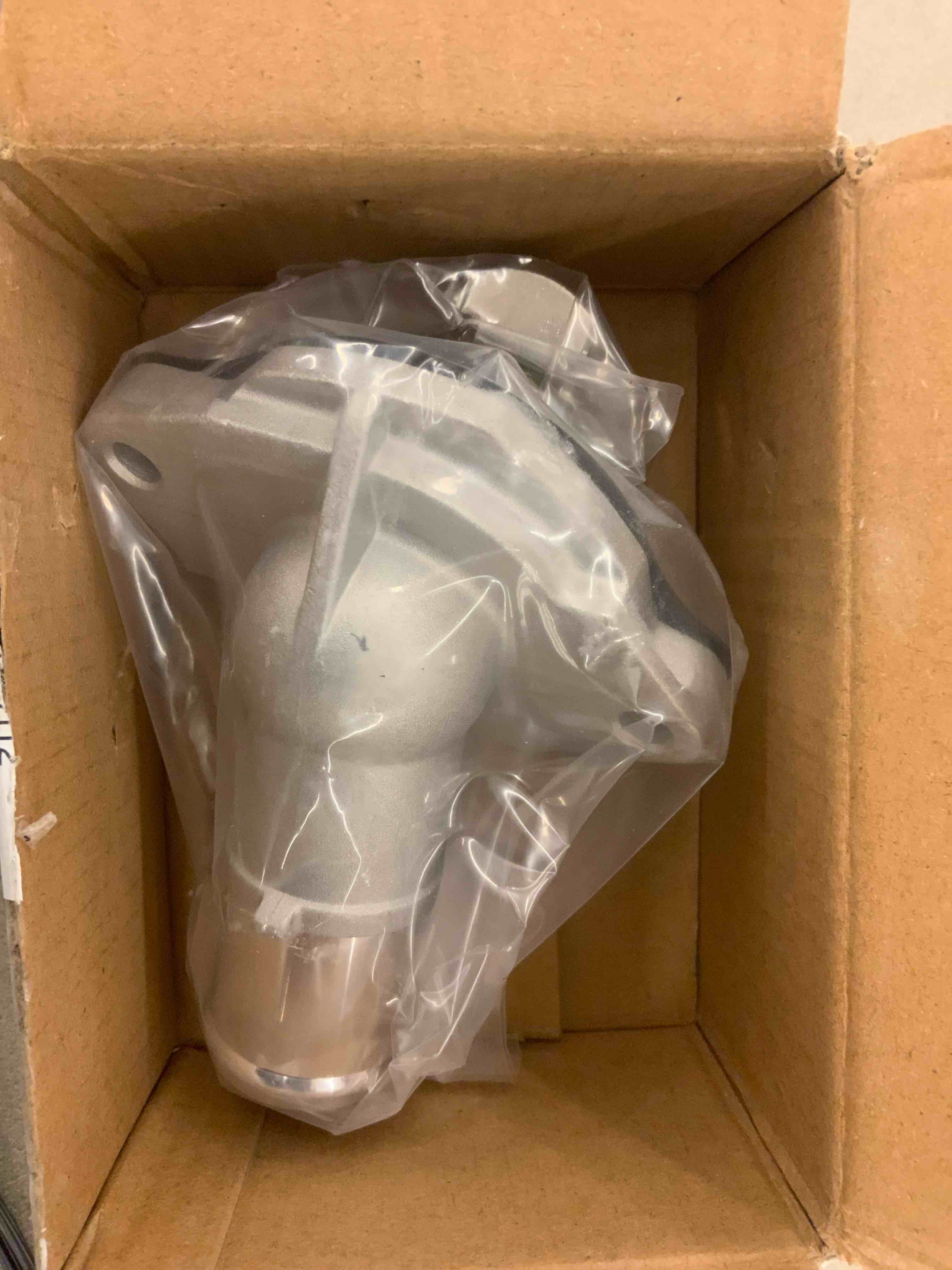 https://s3.amazonaws.com/lotting-images-prod/BoxBids/BXB0507124_1780333630343.jpeg